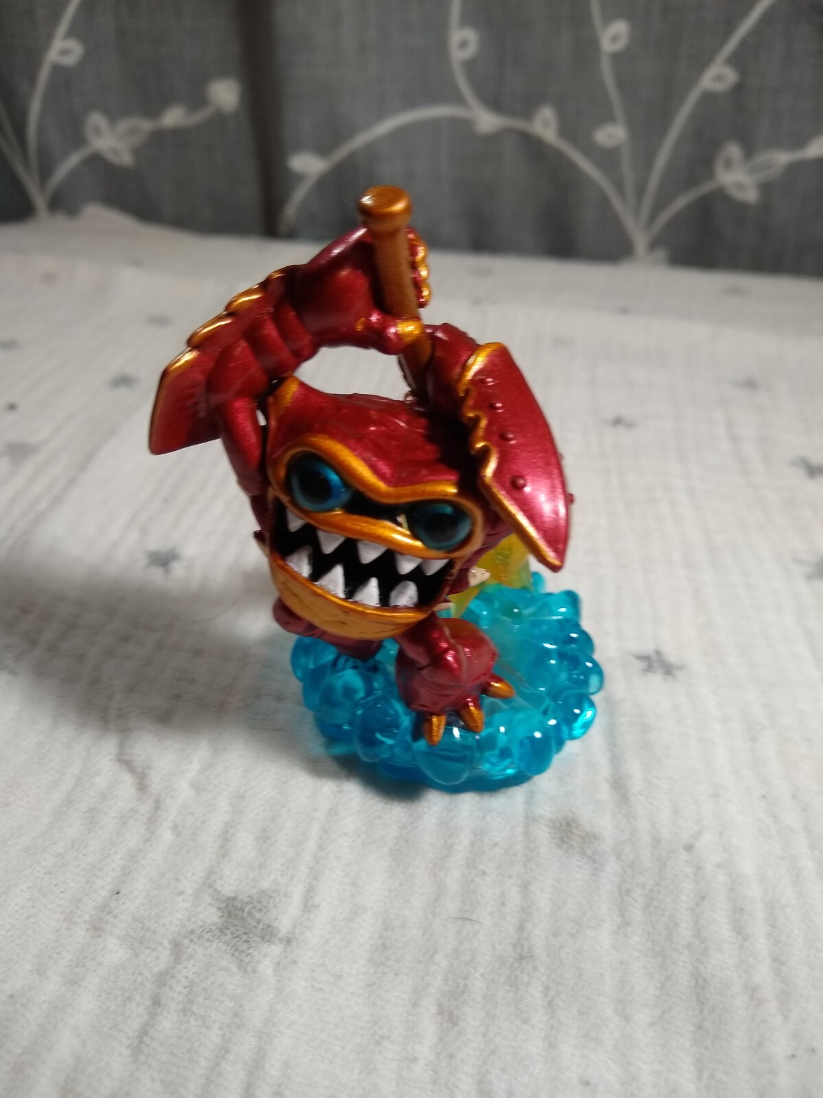 Skylanders SWAP FORCE Character Figure: LIGHTCORE WHAM SHELL (blue base)