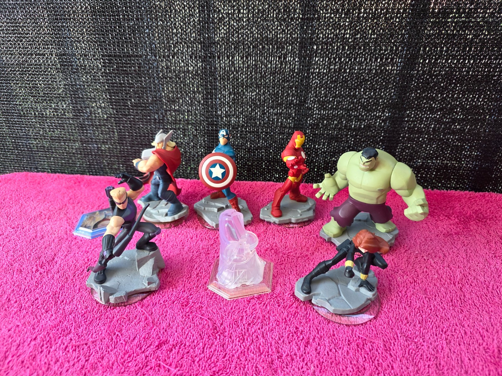 Disney Infinity 2.0 Marvel Super Heroes Avengers Figures W/ Power Disc & Crystal