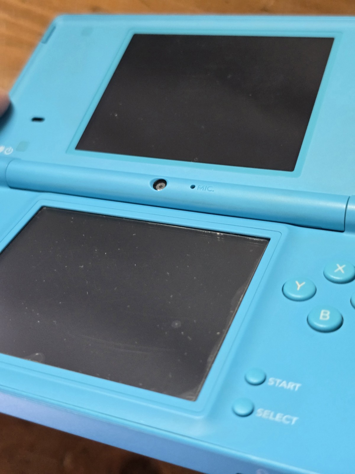 Nintendo DSi TWL.001 Teal Blue Video Game Handheld System W/Charger WORKING