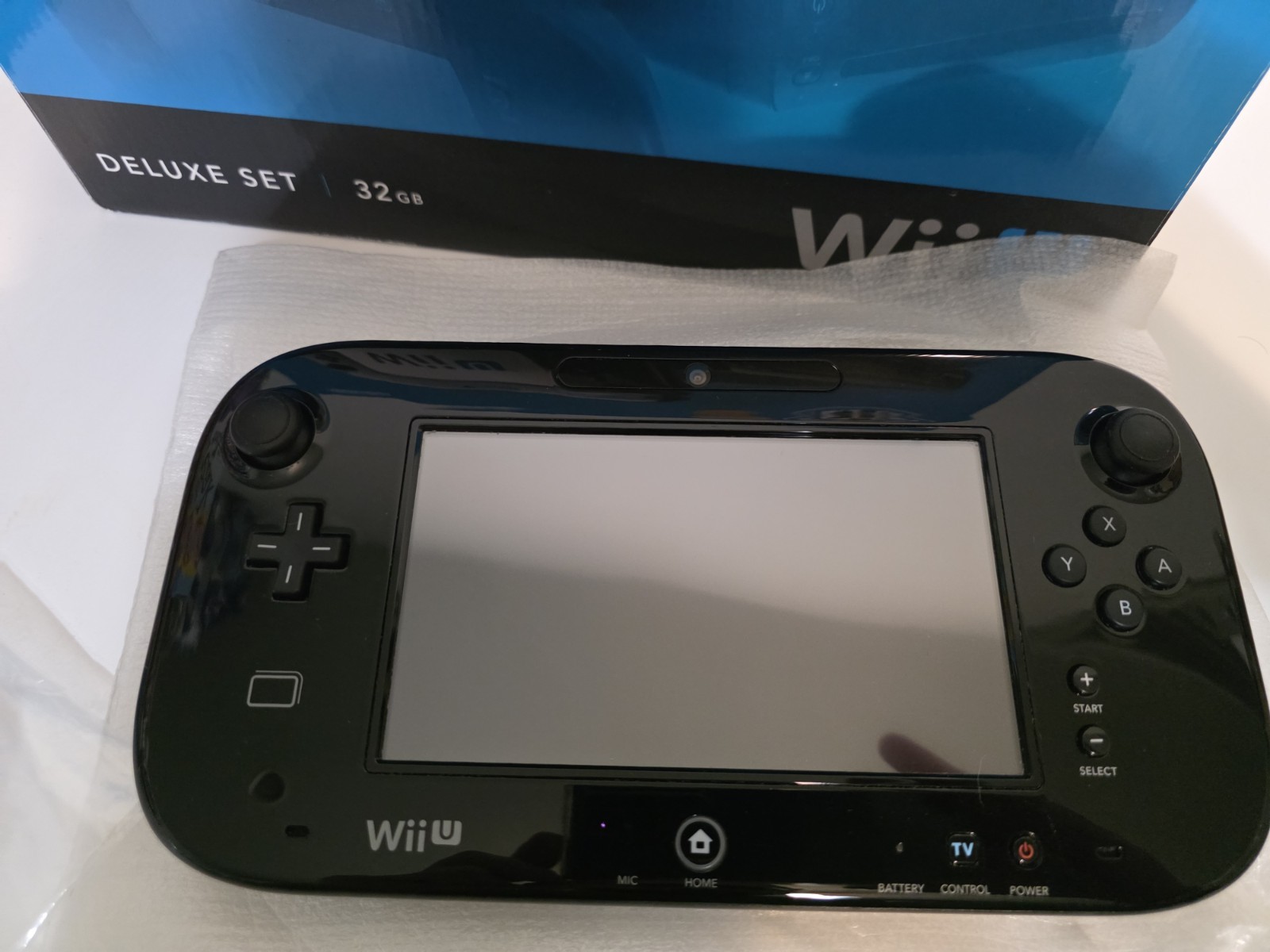 Nintendo Wii U Deluxe Set 32GB Black Console w/ GamePad, Cables, Box, Manuals
