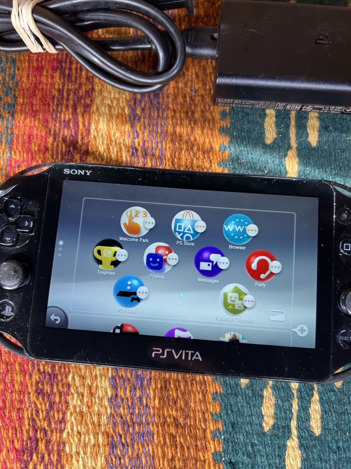 Sony PlayStation Vita Slim PS VITA Console PCH-2001 Black W/ Charger & Game