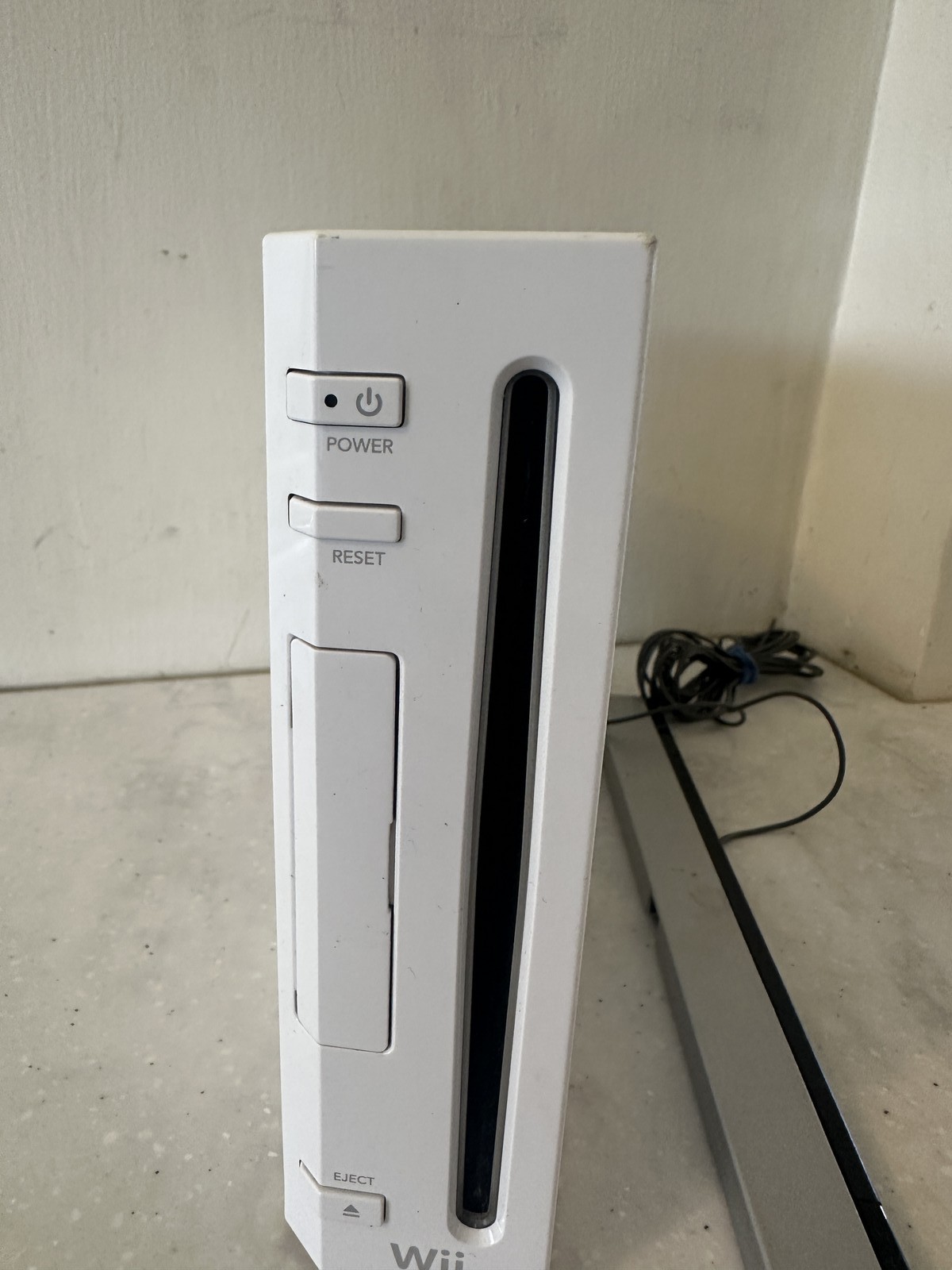 Nintendo Wii RVL-001 White Console & Sensor Bar – GameCube Compatible