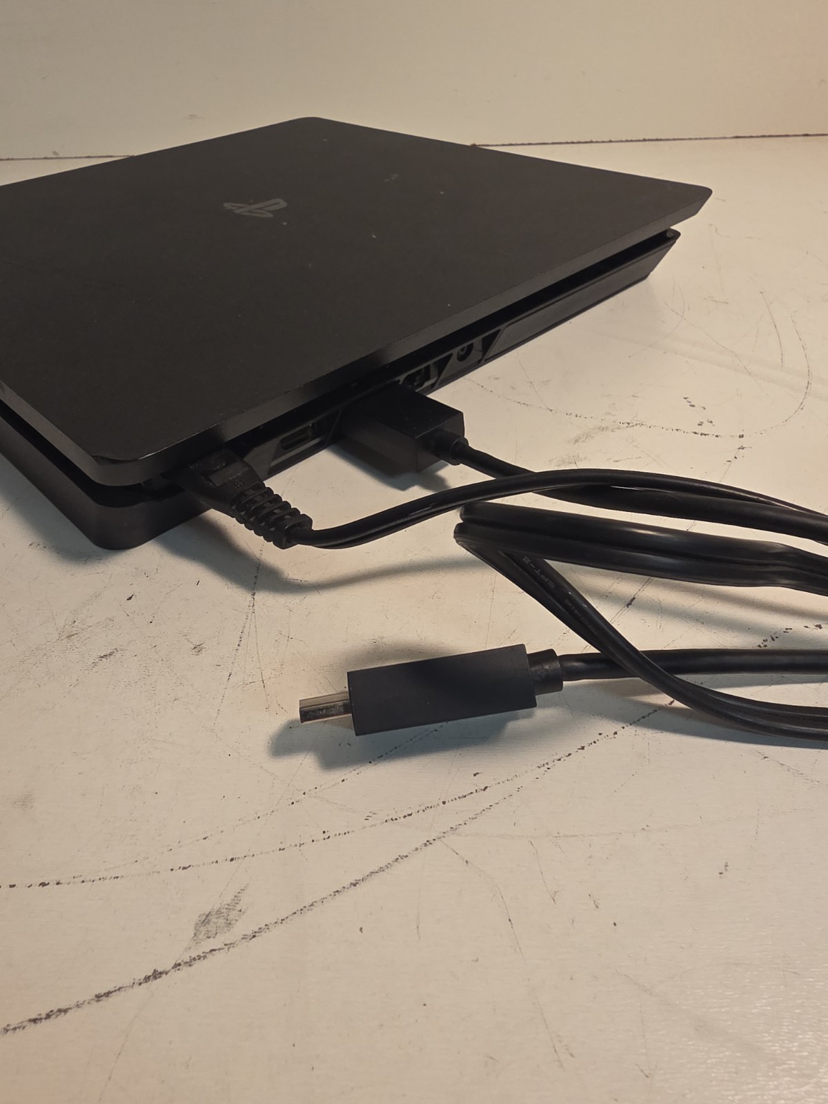 Sony PlayStation 4 PS4 Slim Console CUH-2215B 1TB + Controller & Cables – Works