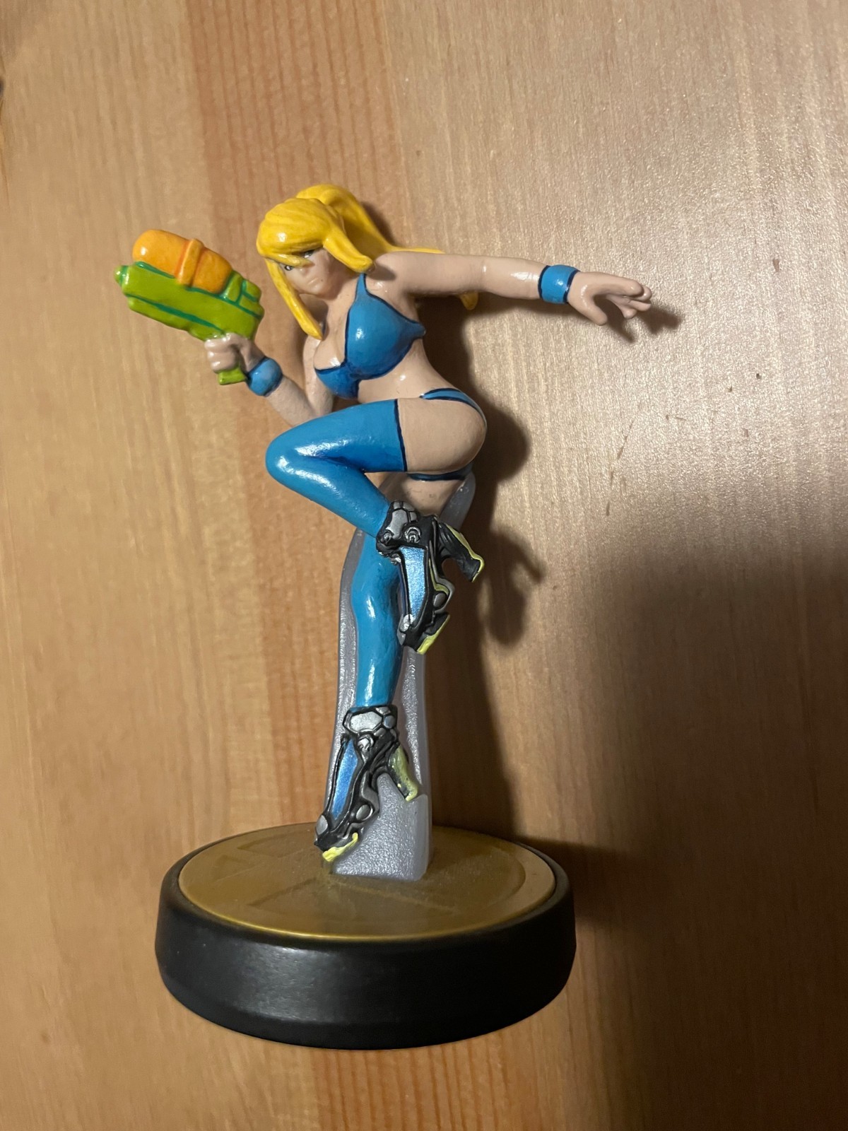 Custom Zero Suit Samus Poolside Amiibo