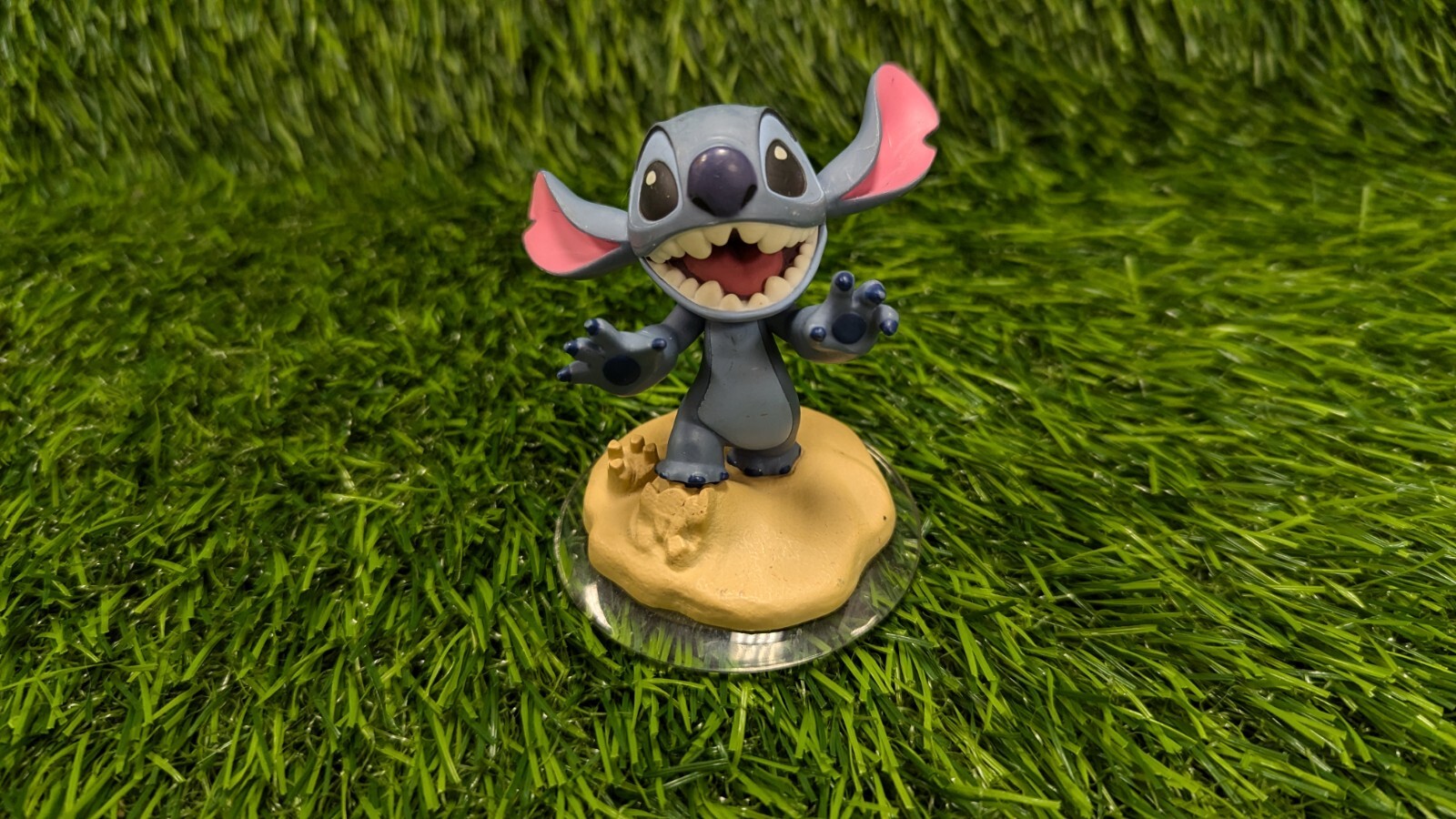 Disney Infinity Mixed Lot Merida & Stitch With 2 Power Discs