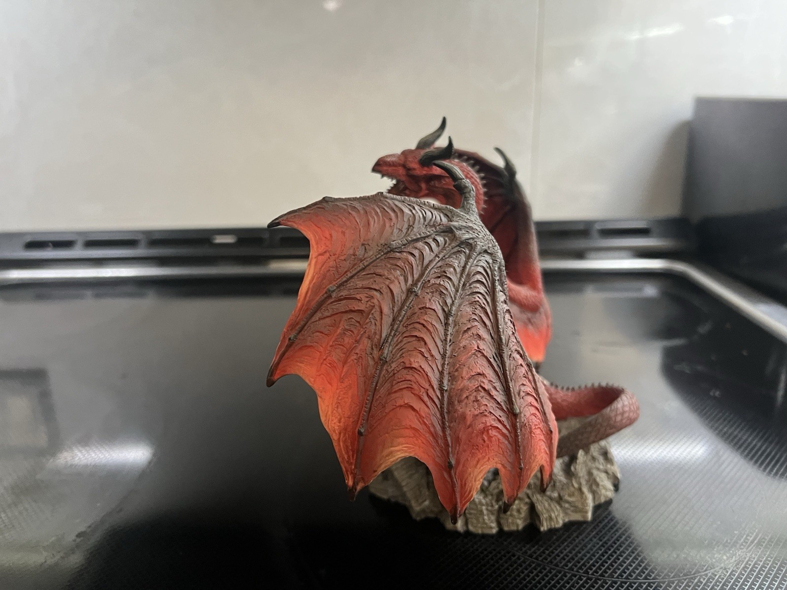 DRAGON’S DOGMA e-Capcom LIMITED EDITION Dragon Statue Figure PS3