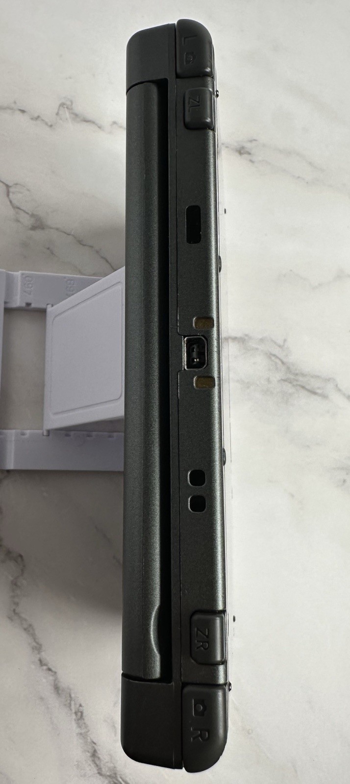 Nintendo New 3DS XL Console W/Charger & Case (DOESN’T READ GAMES/PARTS ONLY)