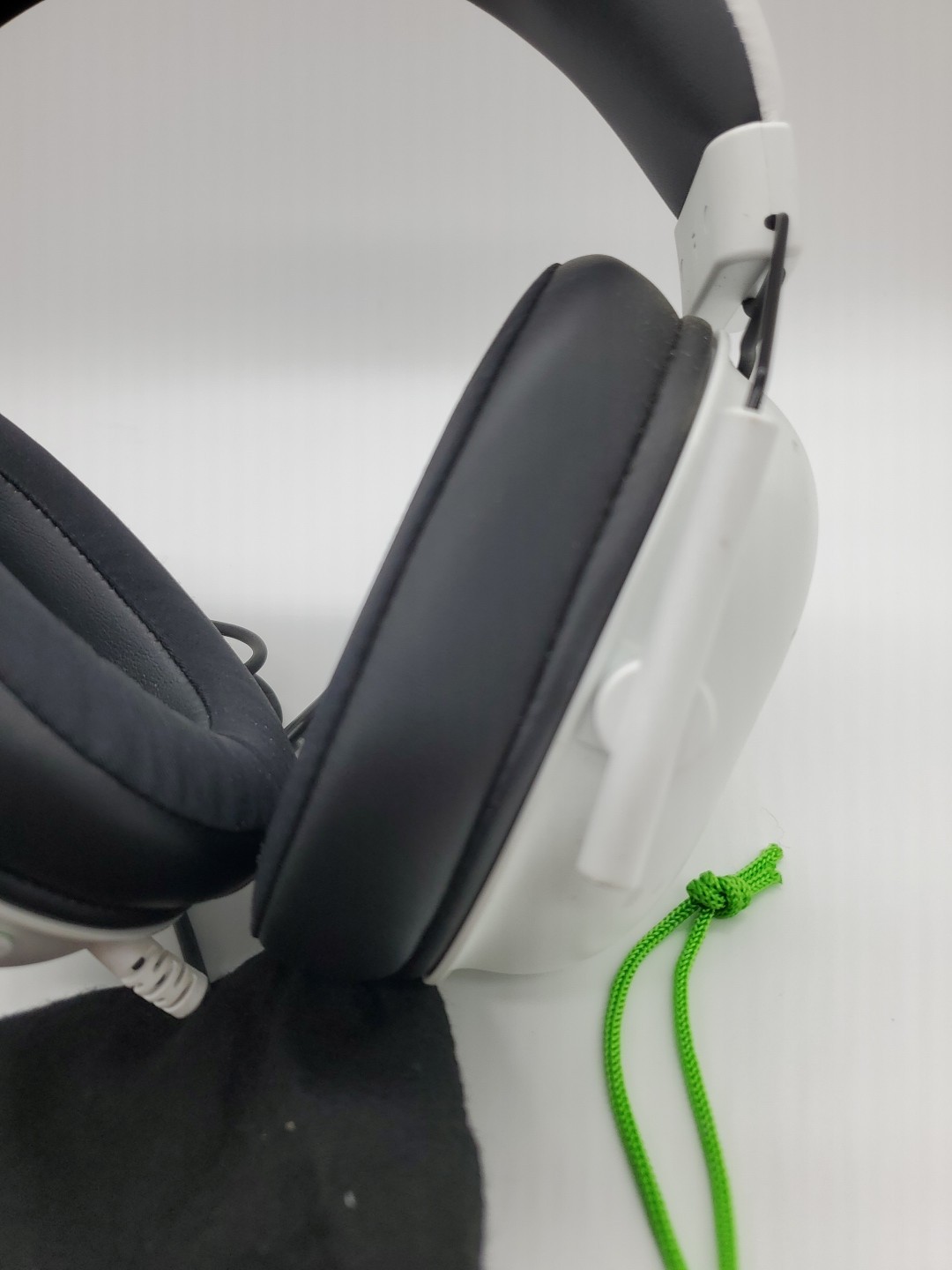 Razer Blackshark V2 X White Over the Ear Gaming Headset