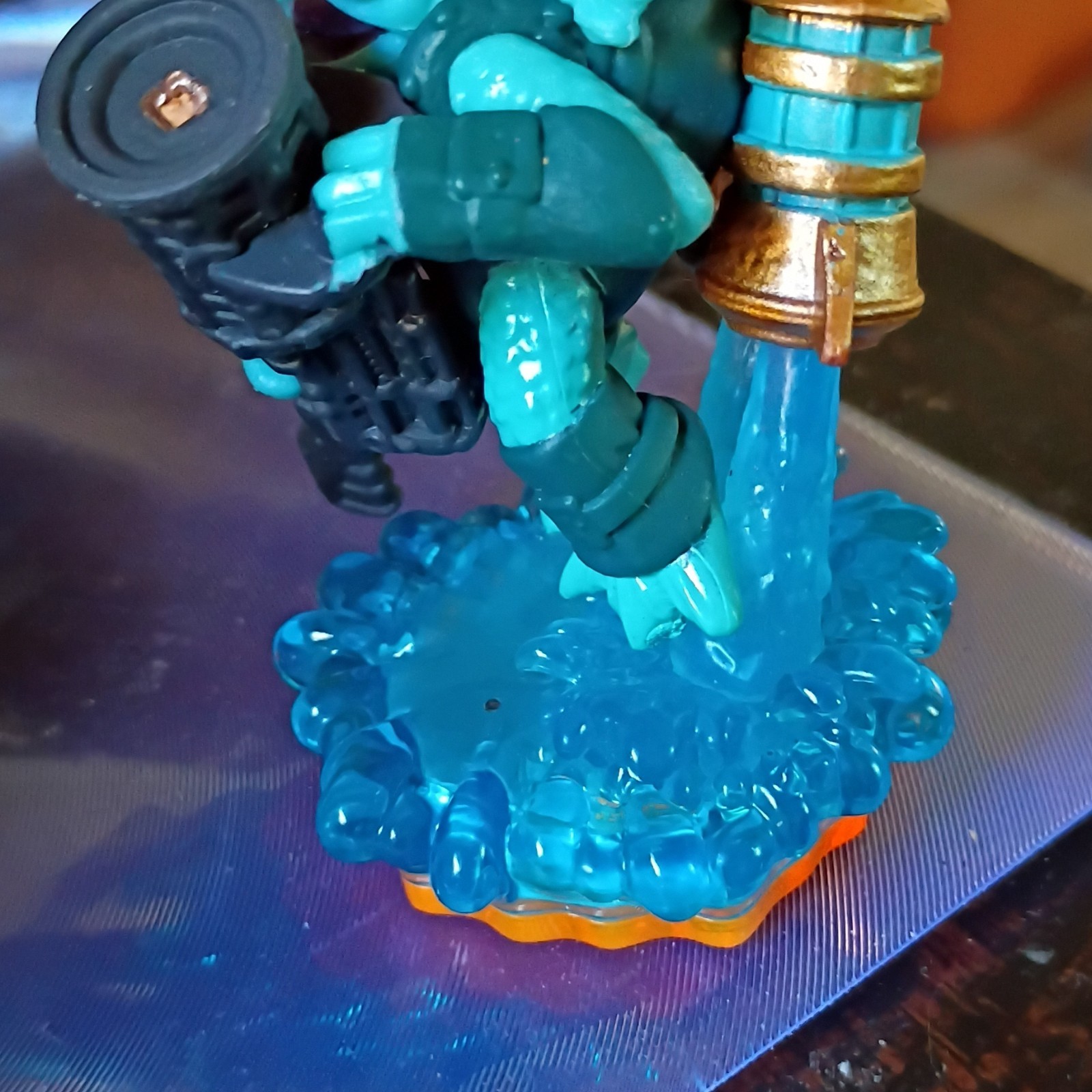 Skylanders Gill Grunt Translucent Character Figure Orange Base E3129 (2011)