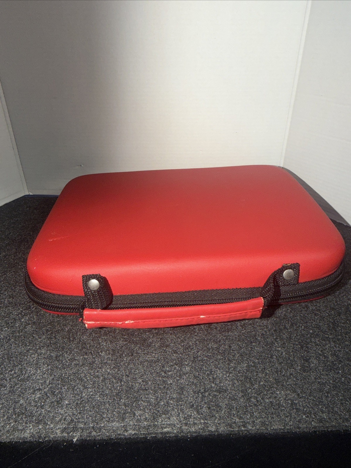 Nintendo DS Carry Case Red/Black Zip — Used — Game Card Slots + Extras