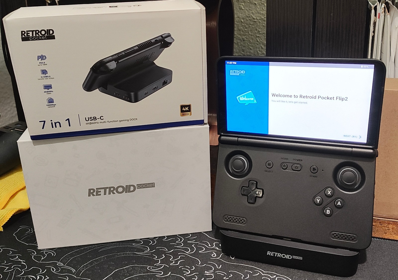 Retroid Pocket Flip 2 Bundle w/ Dock & Case SD865 8GB RAM 128GB ROM (Black)