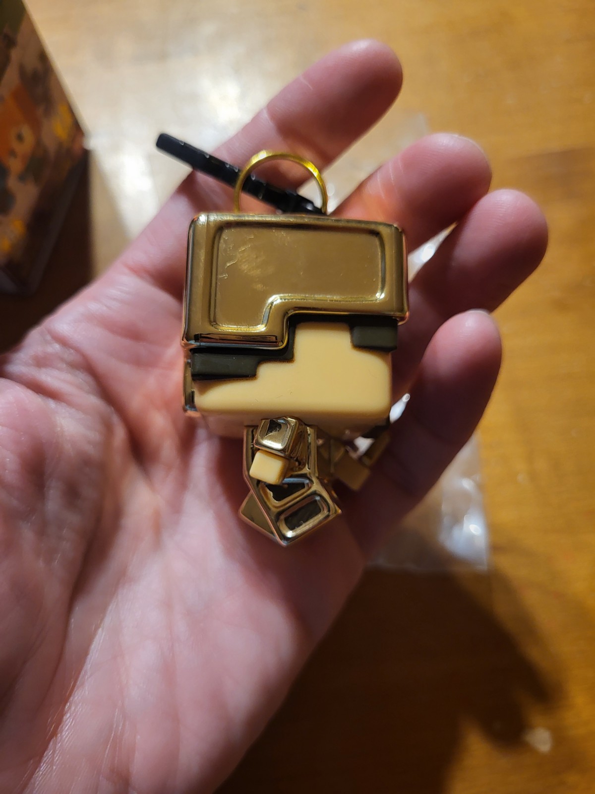 Minecraft GOLD ARMOR STEVE 24K Chase Backpack Hangers Series 4 Mojang RARE
