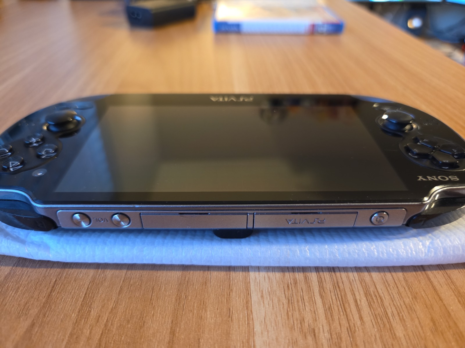 Sony Ps Vita PCH-1000 black Crystal Model Console & Charger CIB TESTED