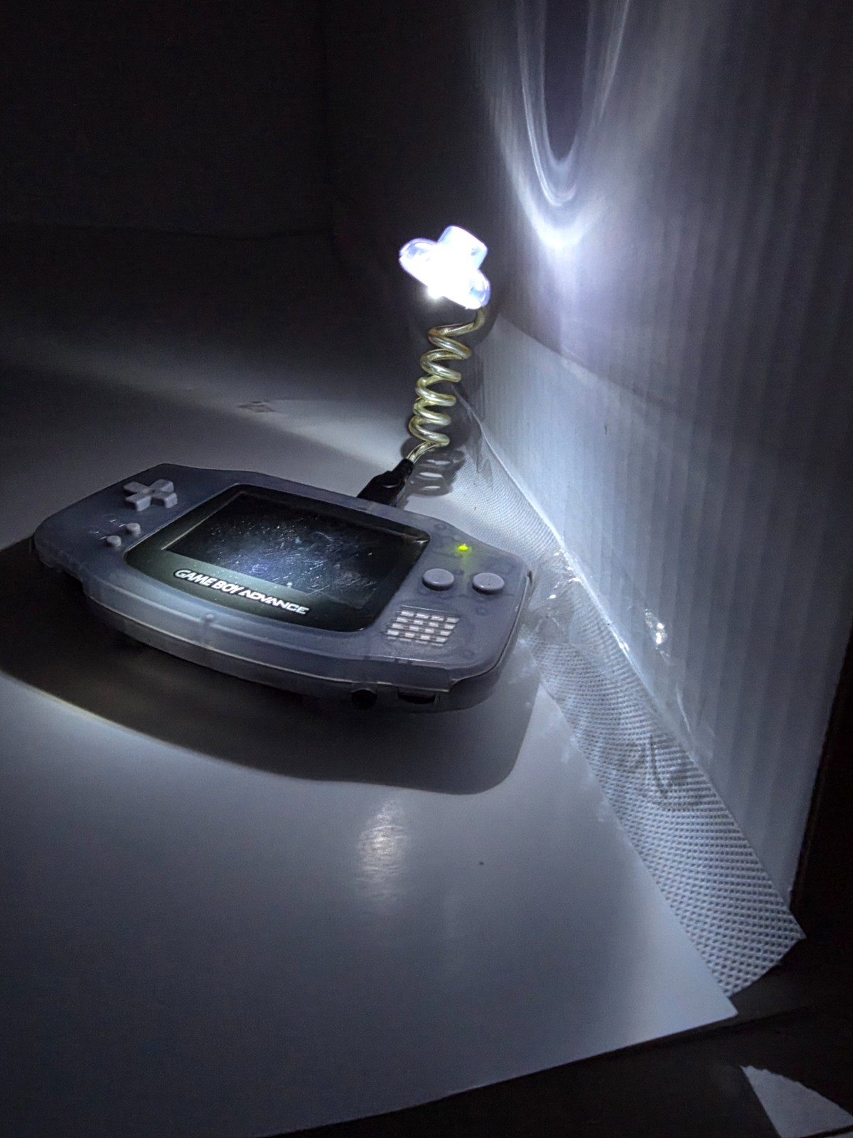 NEW Bright LED Worm/Snake Light for Game Boy Advance No Batteries Required Y