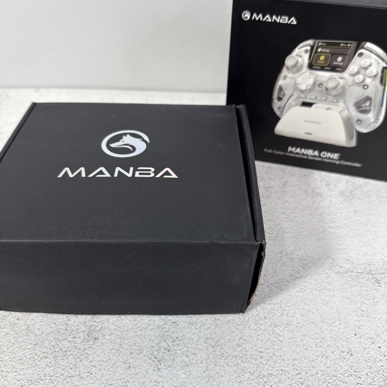 Manba One Color Interactive Screen Wireless Gaming Controller Charging Base Open