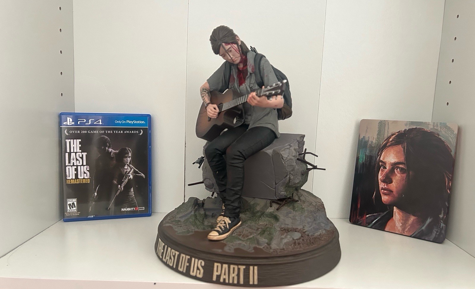PS4 The Last of Us Part II Collectors Edition – Ellie Statue w/ game & Steelbook