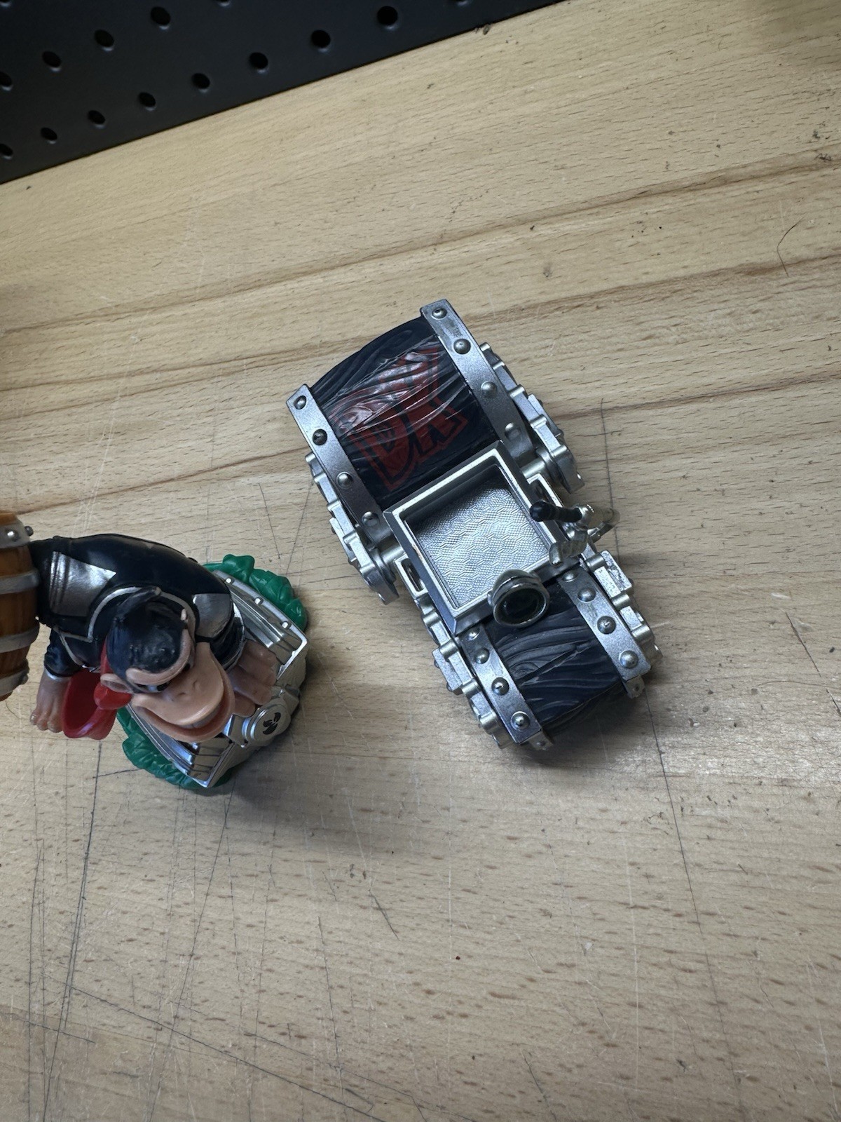 Skylanders : Superchargers Dark Turbo Donkey Kong + Barrel Blaster (B364)