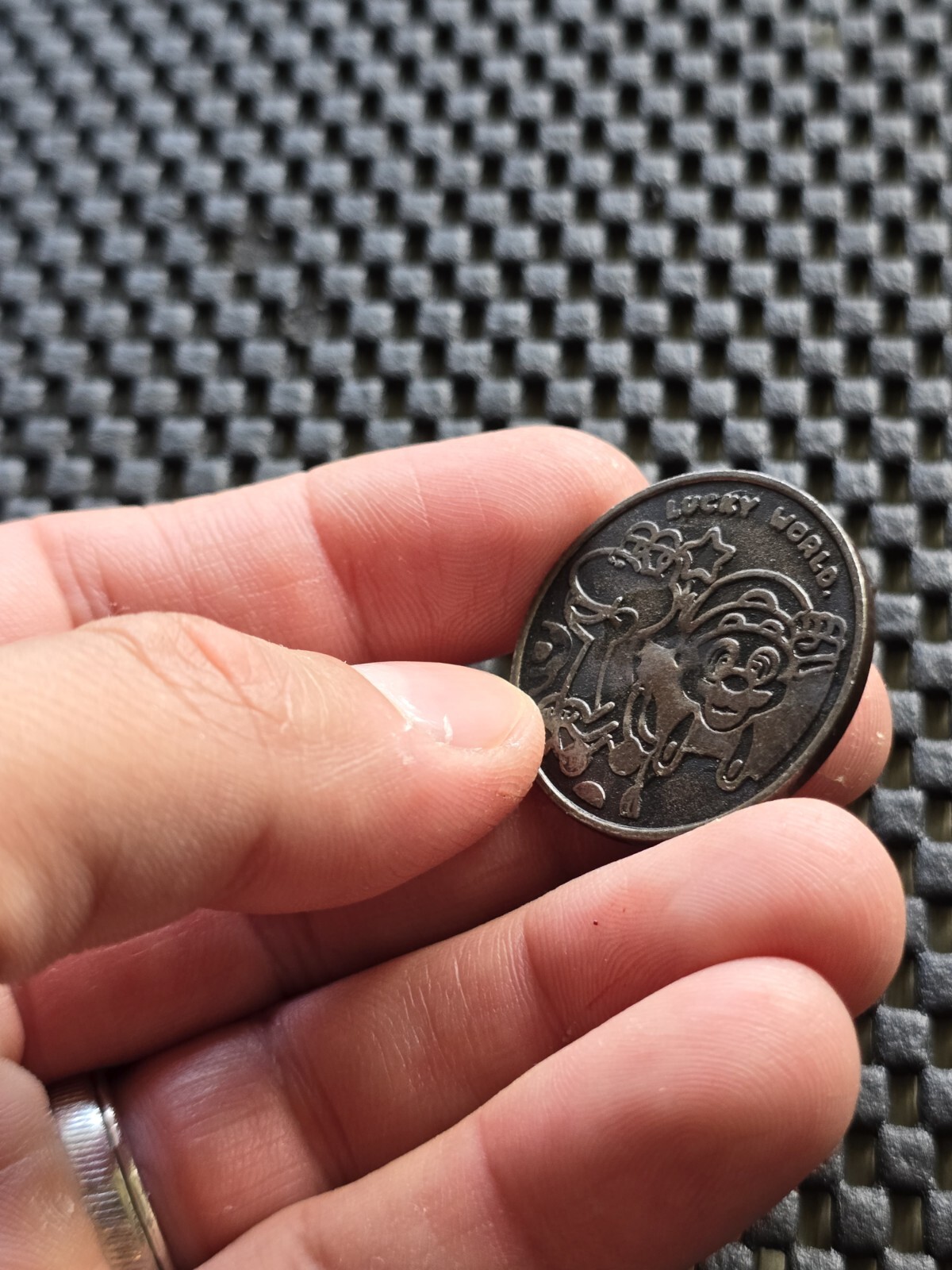 Super Mario Lucky World Coin Medal Nintendo Gachapon Rare Promo SNES GB [Lakitu]