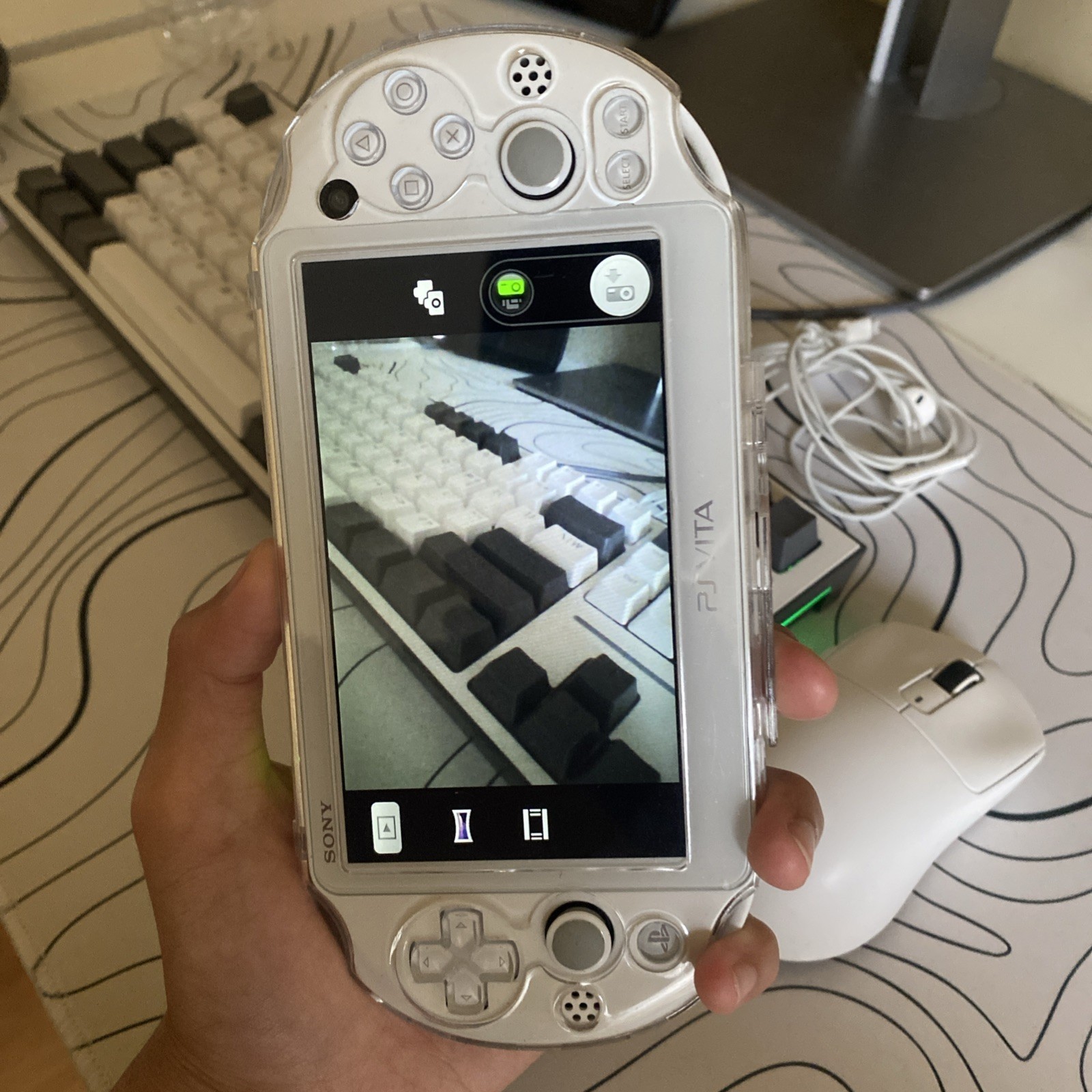 Sony Playstation PS Vita White PCH-2000