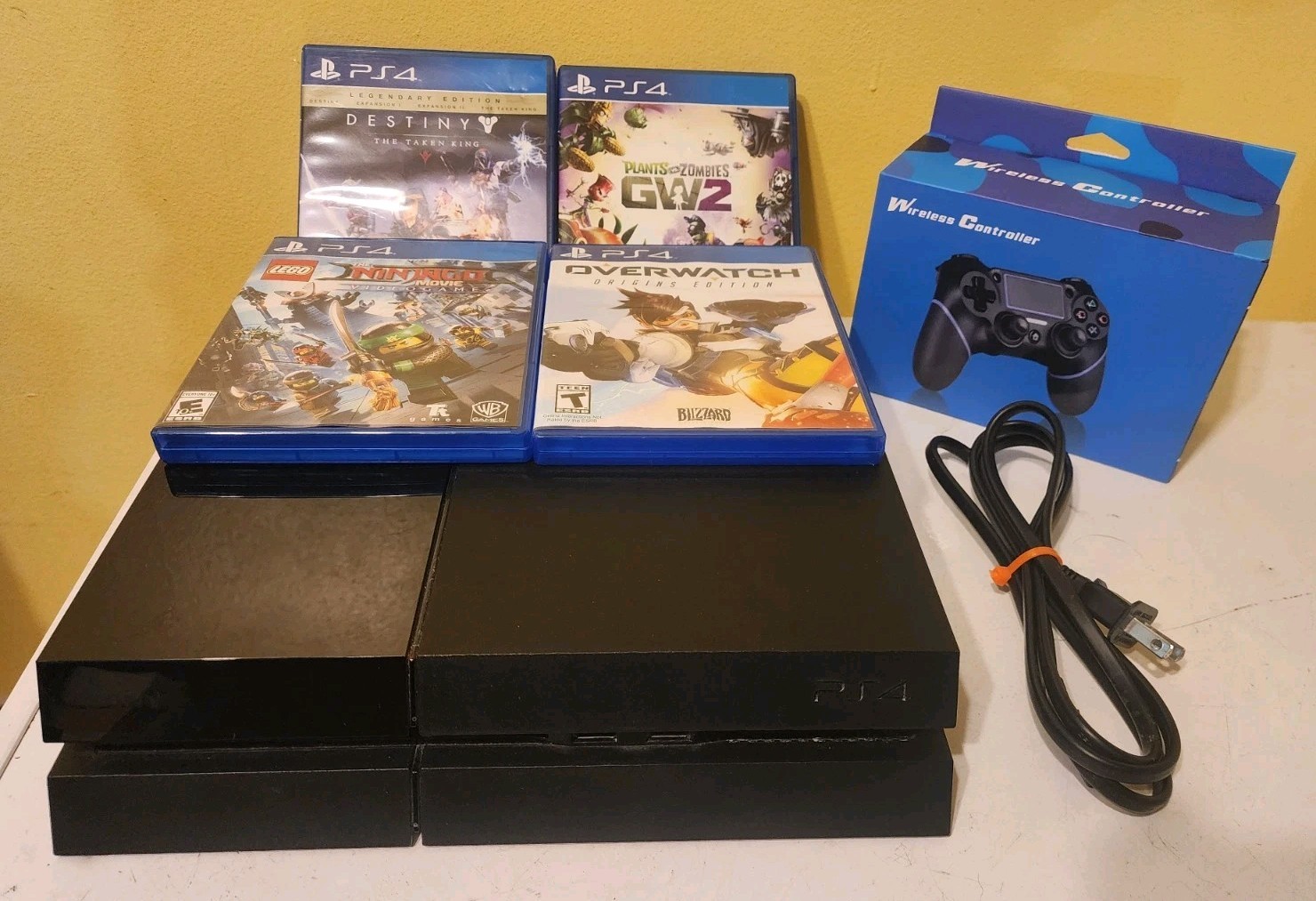 Sony PS4 W/New Controller & 4 Games CUH-1115A 500GB Console Works Great!!