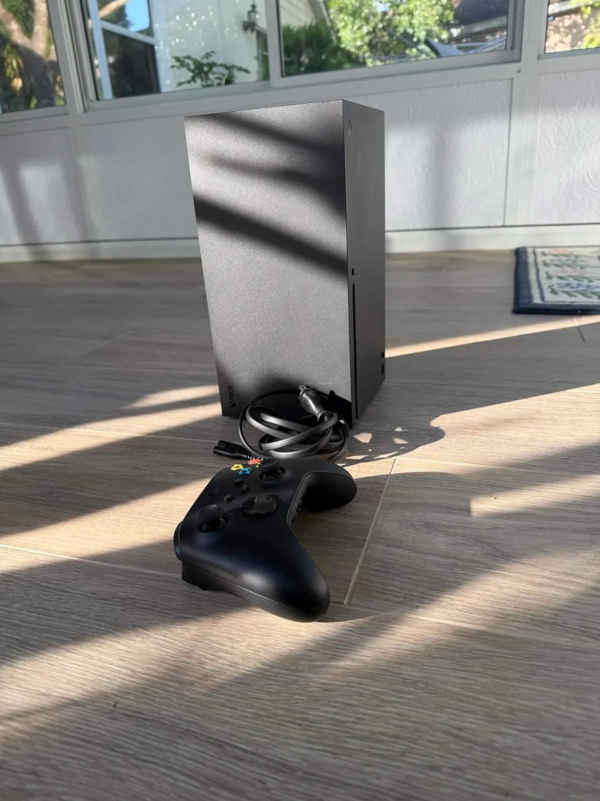 Microsoft Xbox Series X 1TB + Controller – Black