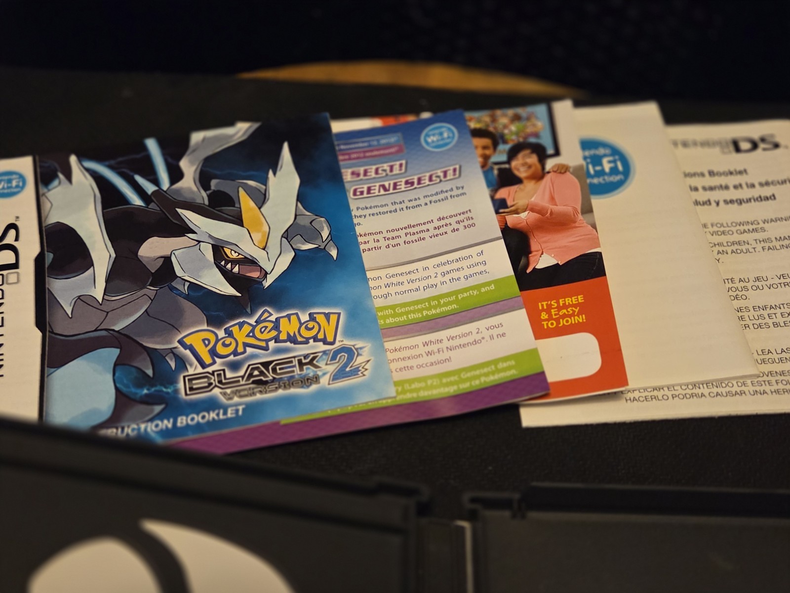 Pokémon Black Version 2 (Nintendo DS, 2012) **BOX AND INSERTS ONLY**