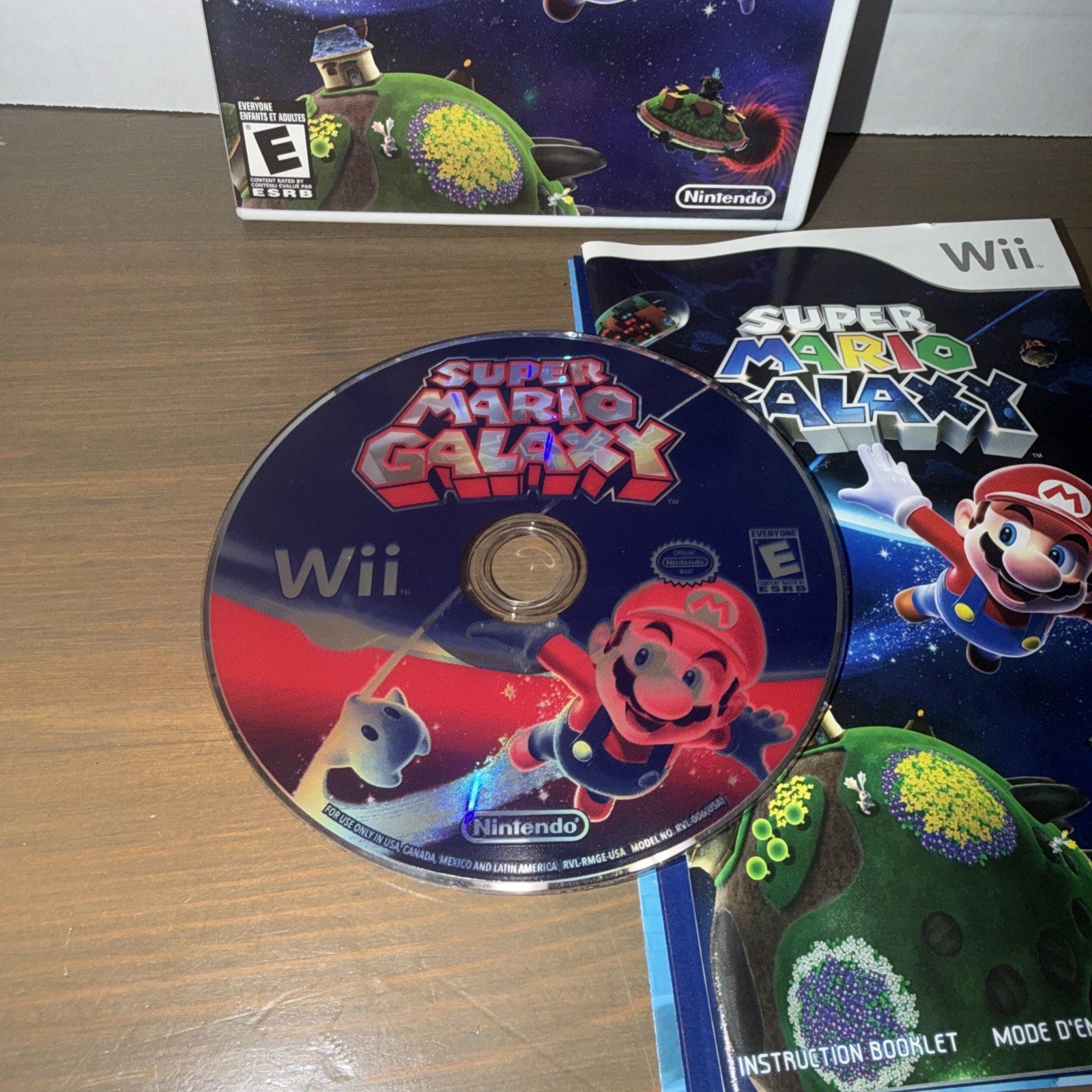 Super Mario Galaxy (Nintendo Wii, 2007) COMPLETE CIB With Manual