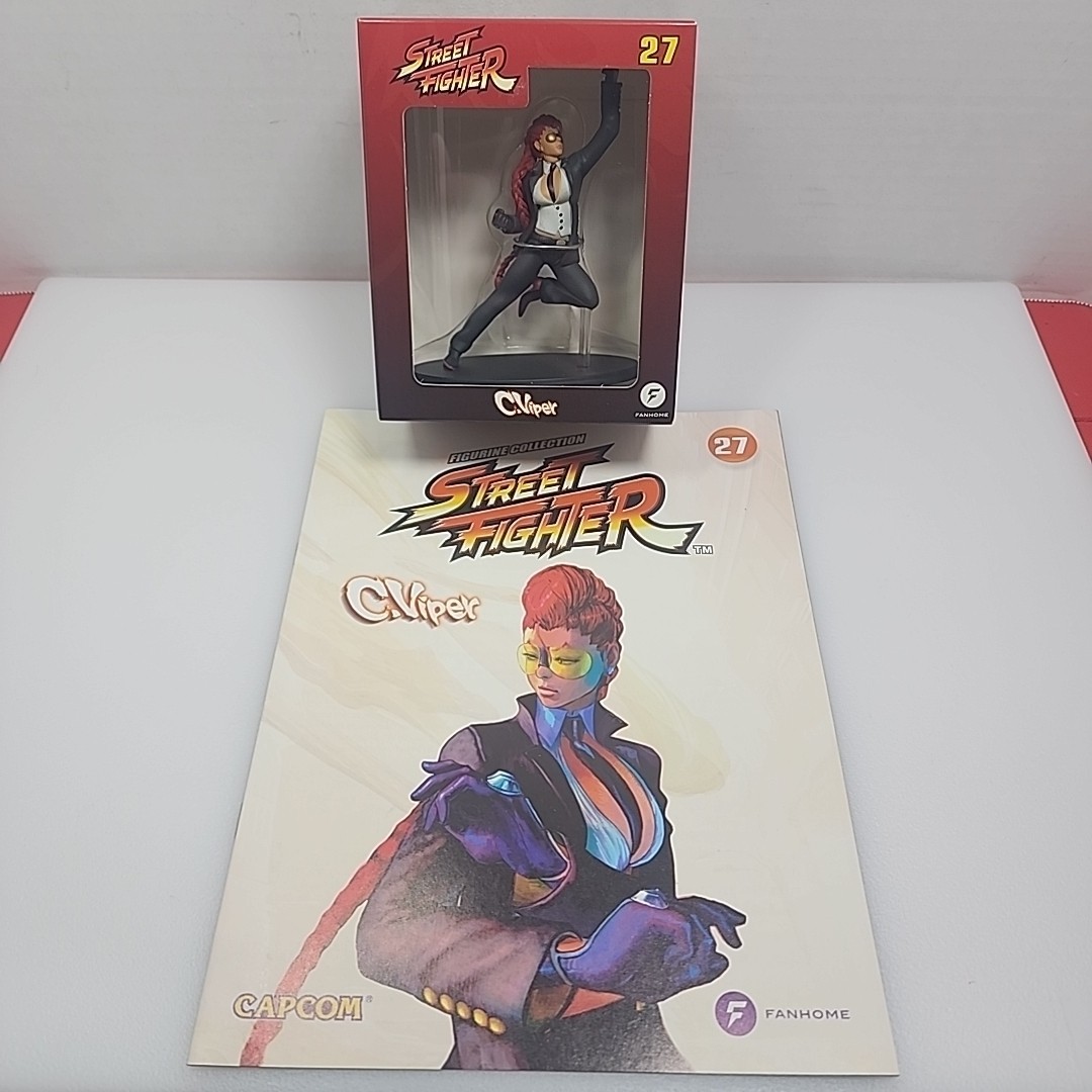 Street Fighter C.Viper Figurine 27 With Booklet Capcom Fanhome Video Game