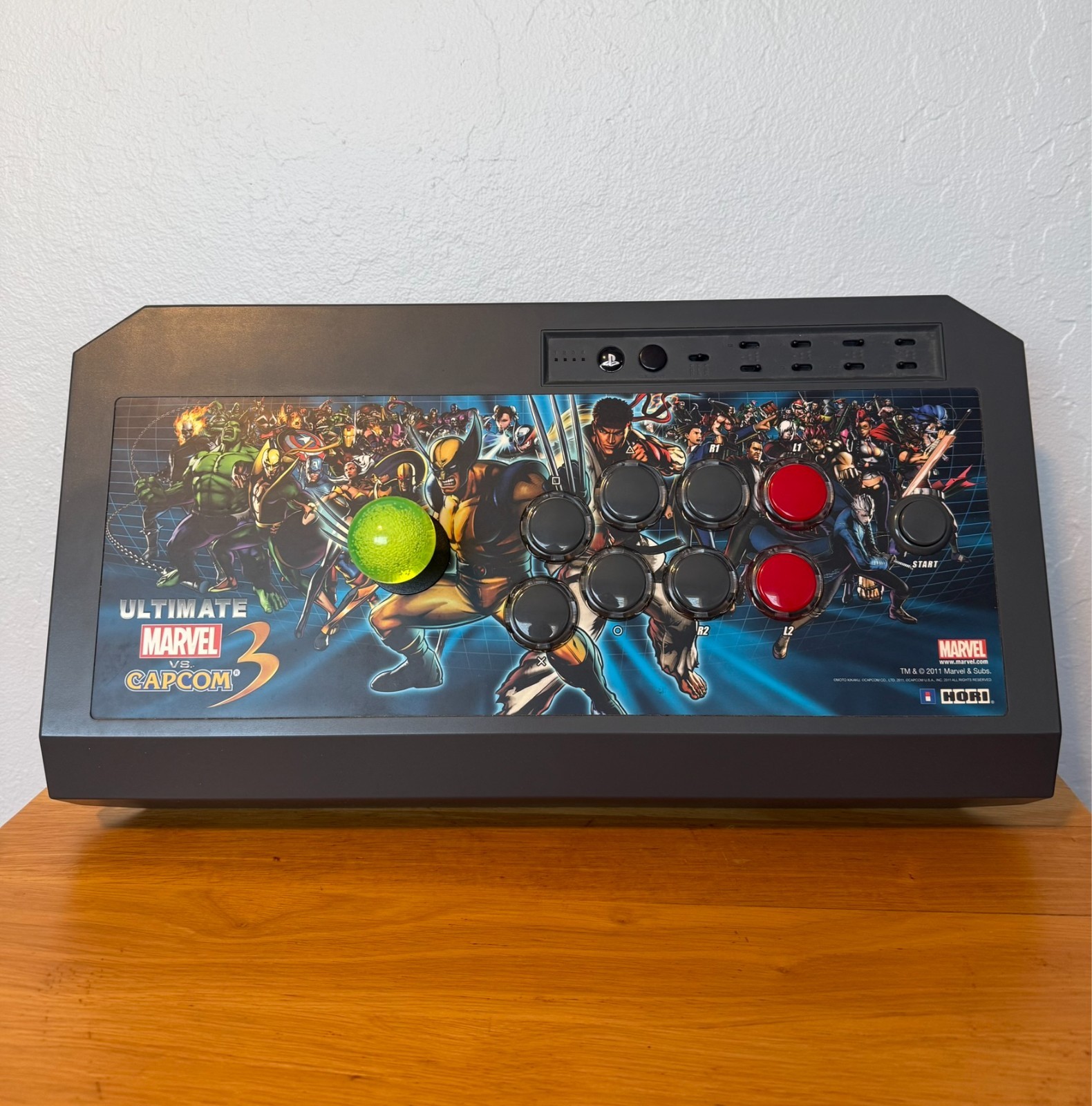 Ultimate Marvel vs Capcom 3 Hori Arcade Stick PS3, 8-way gate included