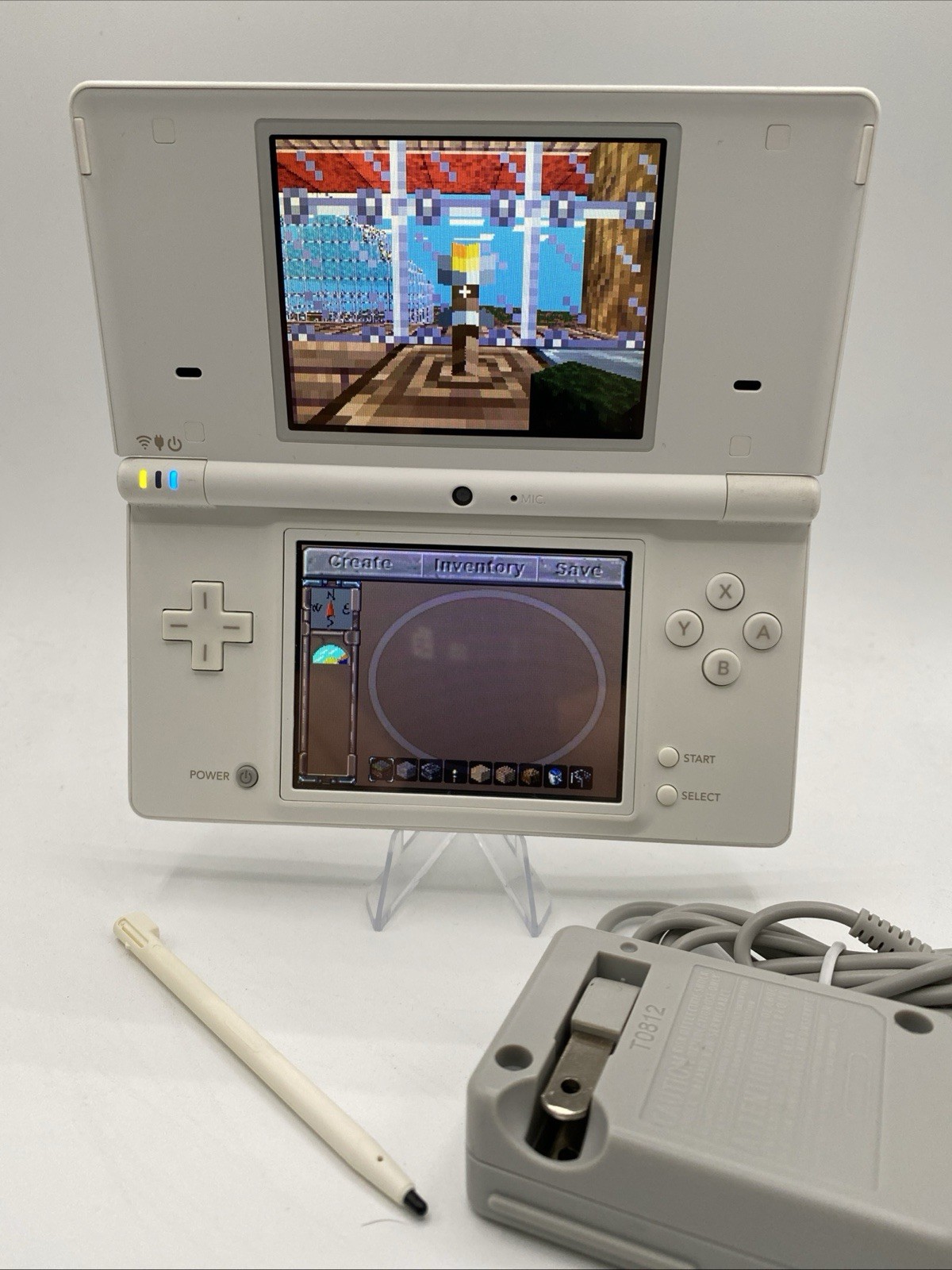 Nintendo DSi White Console Bundle w/ Charger & 16GB SD Card