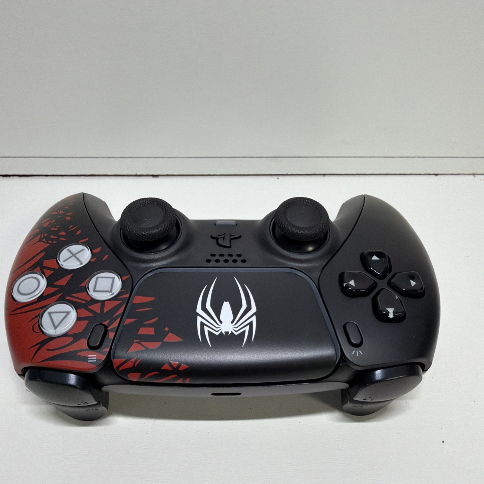 Sony DualSense Wireless Controller – Spider-Man 2 Limited Edition
