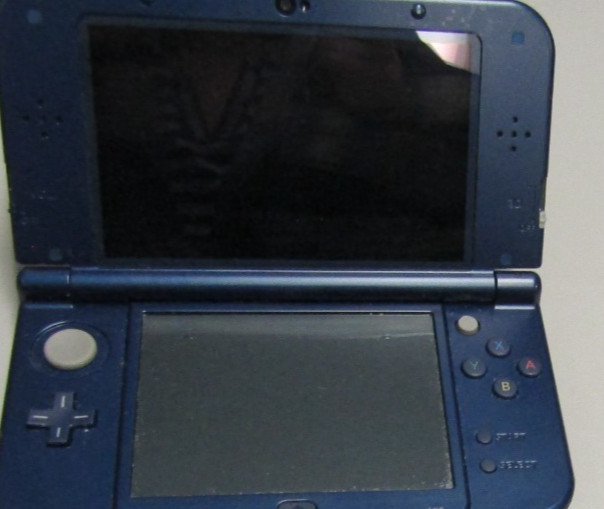 Nintendo 3DS XL Galaxy Purple Handheld Console RED-001 + charger ~ Tested Works
