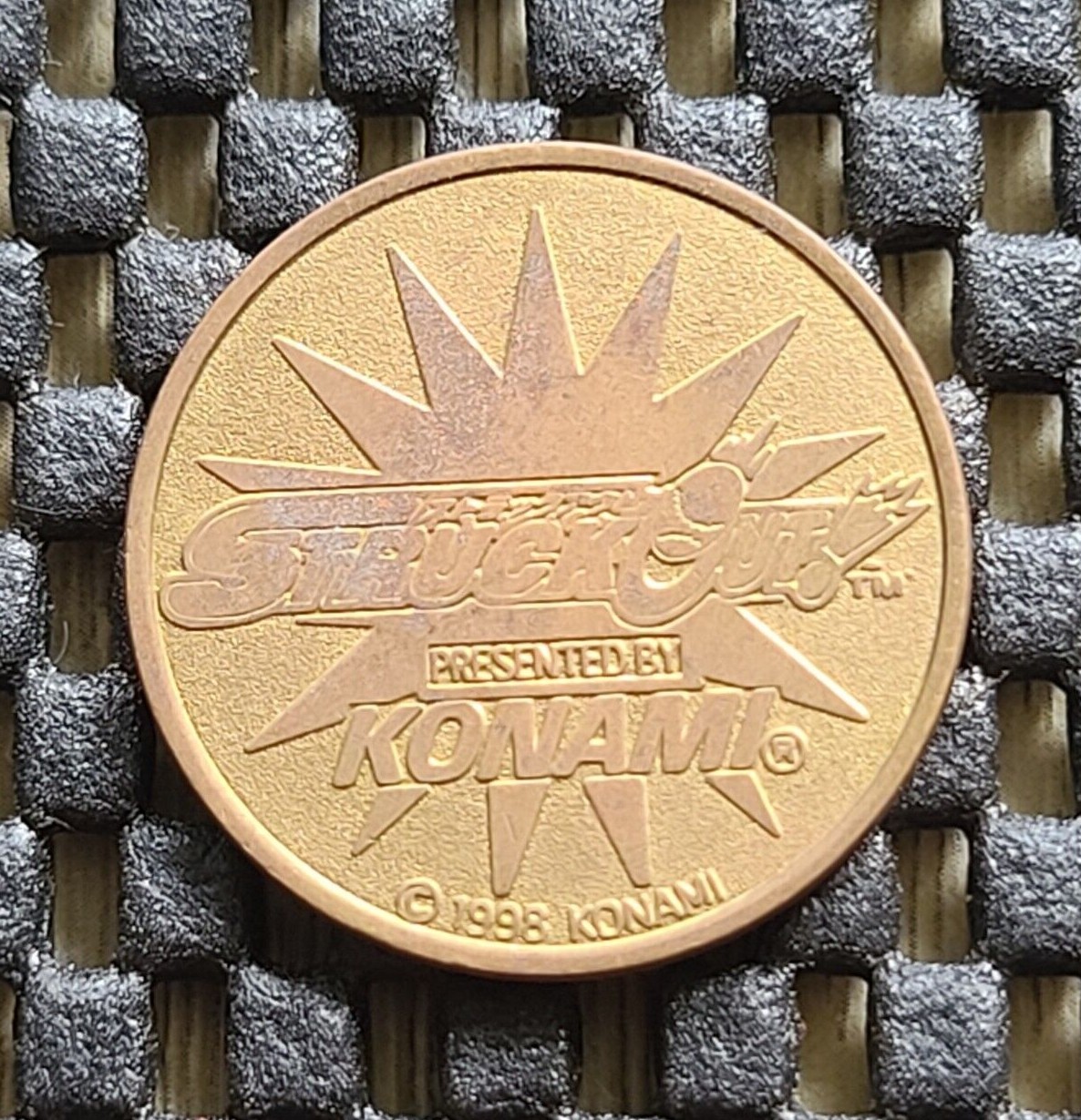 Konami Arcade coin token medal Muscle Ranking rare promo Baseball GBA retro SNES