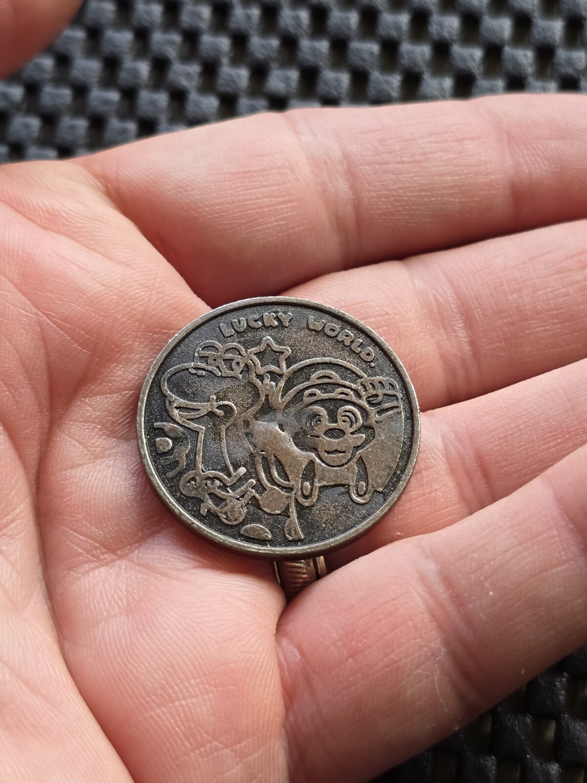 Super Mario Lucky World Coin Medal Nintendo Gachapon Rare Promo SNES GB [Lakitu]