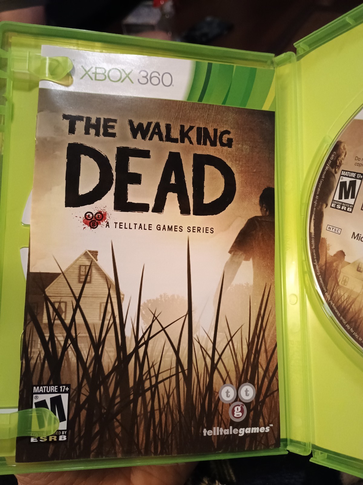 The Walking Dead: A Telltale Games Series (Microsoft Xbox 360, 2012)