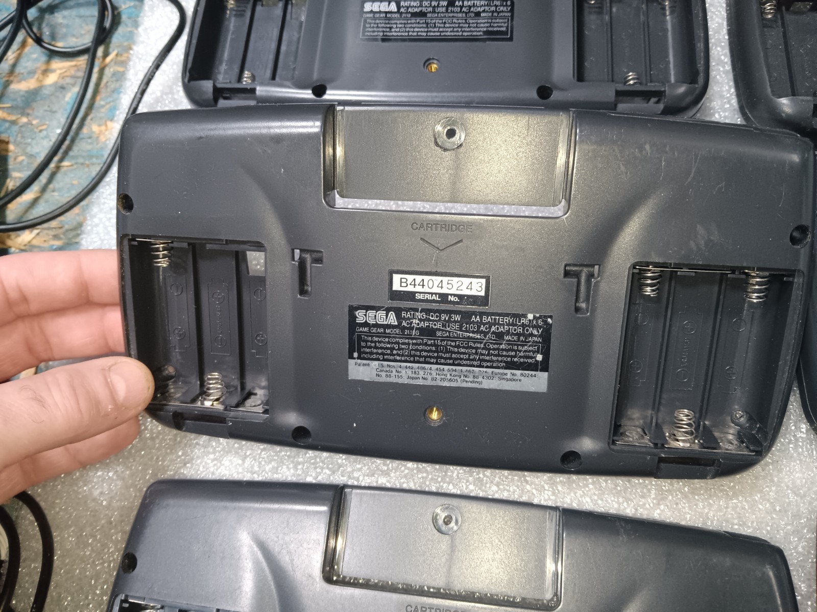SEGA Game Gear 2110 EXACT EMPTY BACK BATTERY CORROSION X6 ONLY-INTACT-SEE ALL