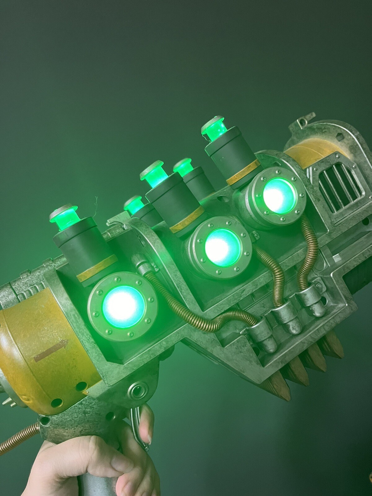 Official Fallout 1:1 Plasma Pistol Replica Chronicle Collectibles Bethesda
