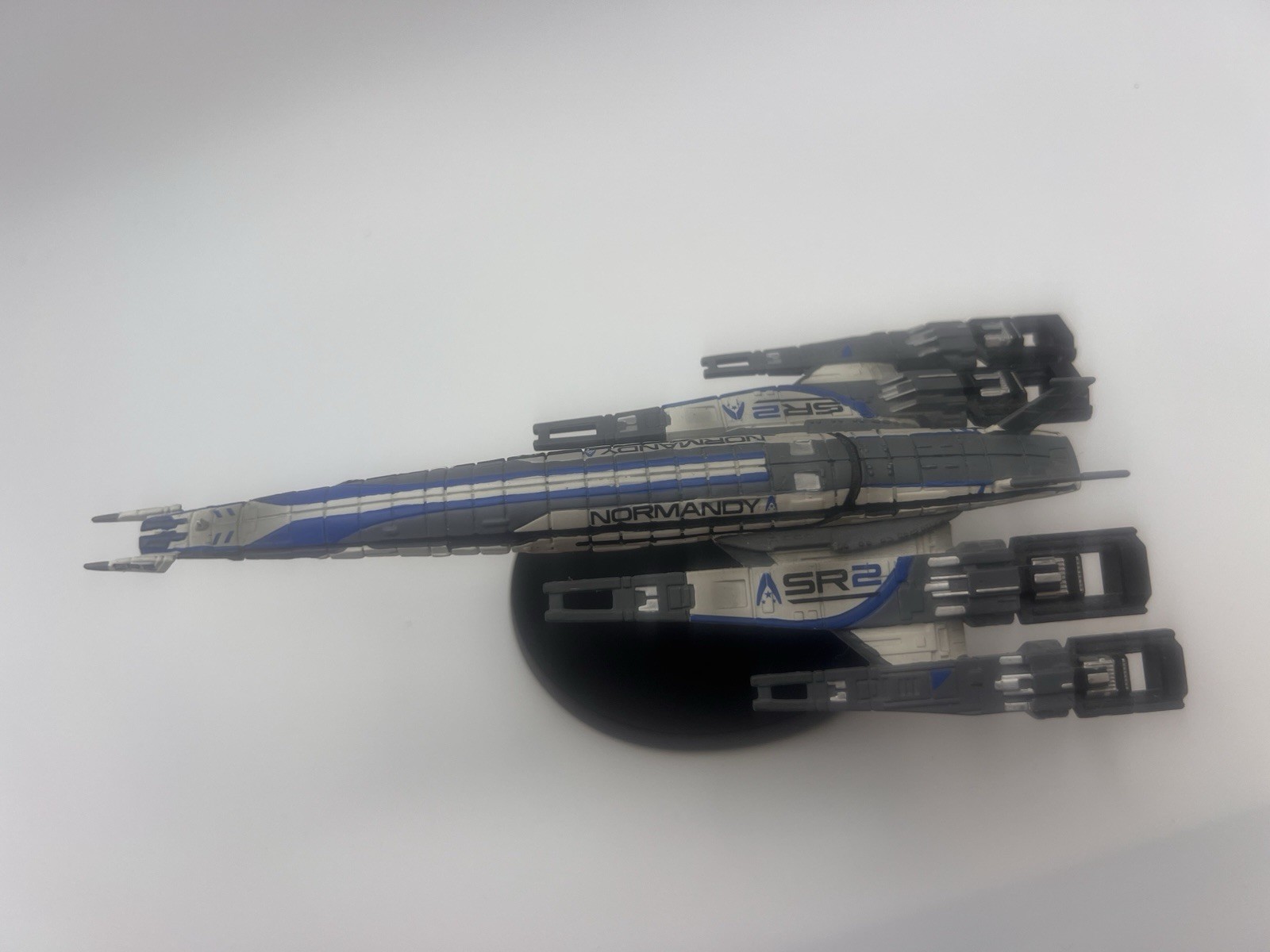 Dark Horse Mass Effect Alliance Normandy SR-2 Ship Replica Statue Original 2014