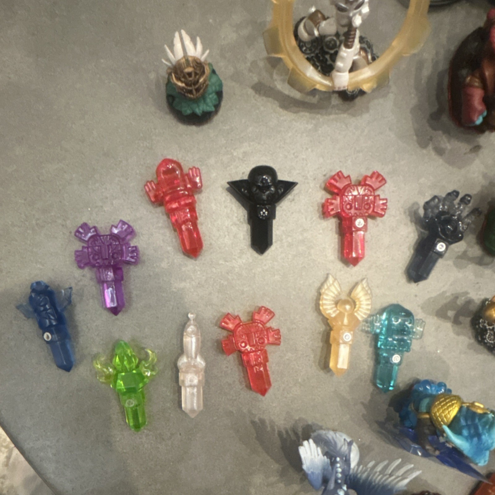28 Skylander Character Figure Pack with Portal and traps