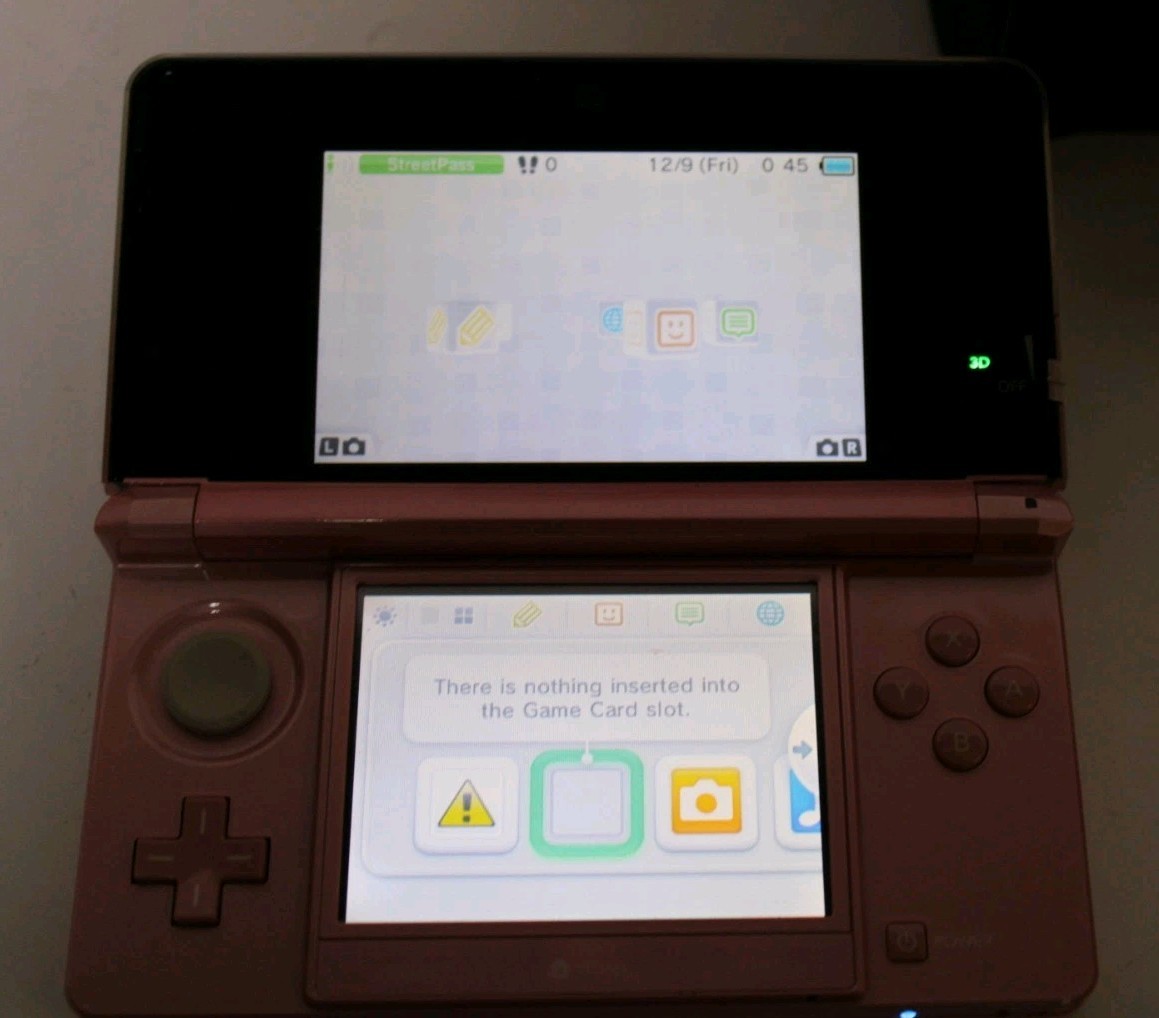 Nintendo 3DS Princess Peach Pink Handheld System With Case And 7 Games