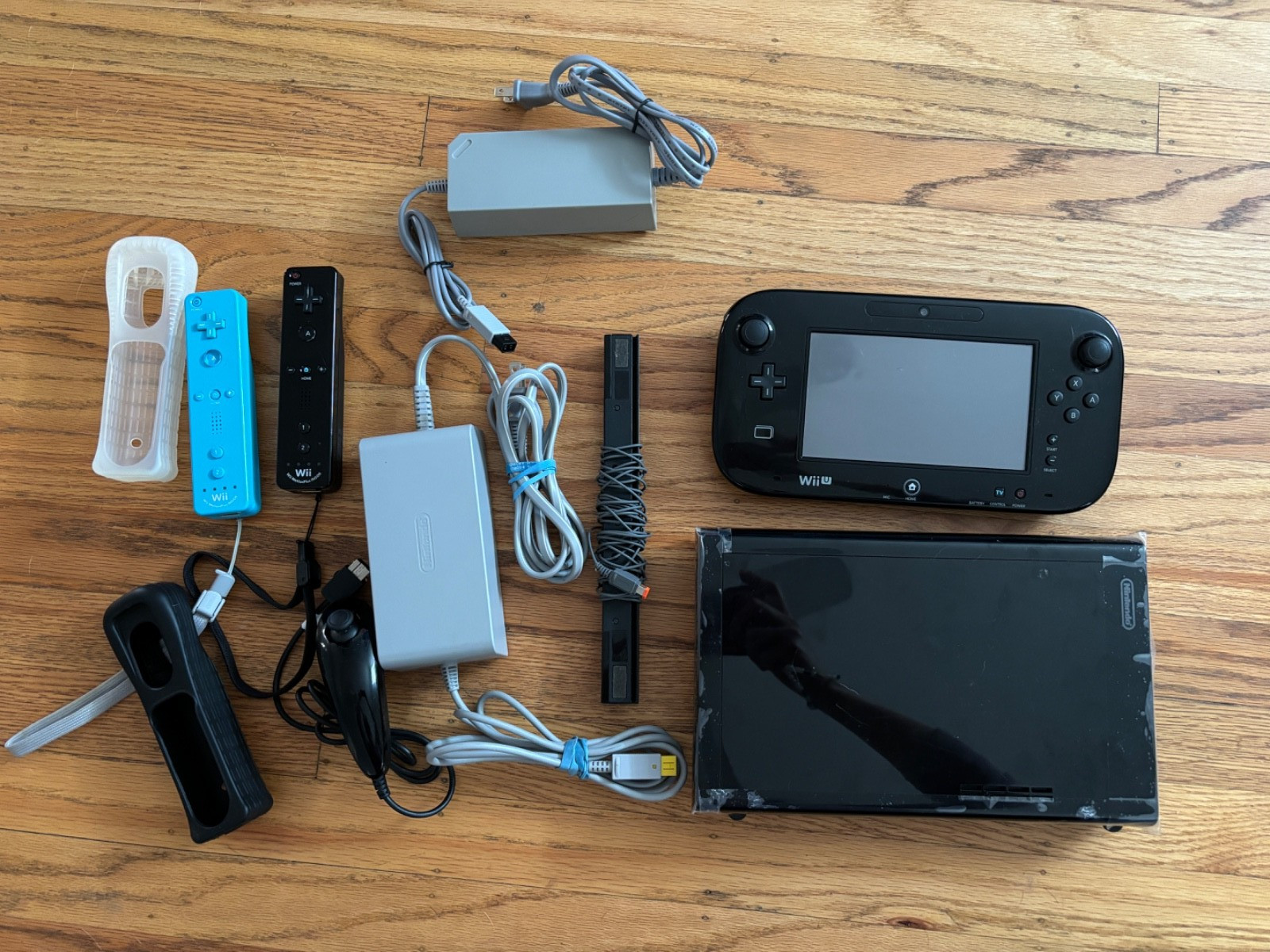 Wii U Console Black 32GB Tested&Work Sold as-is READ DESCRIPTION Check VIDEO