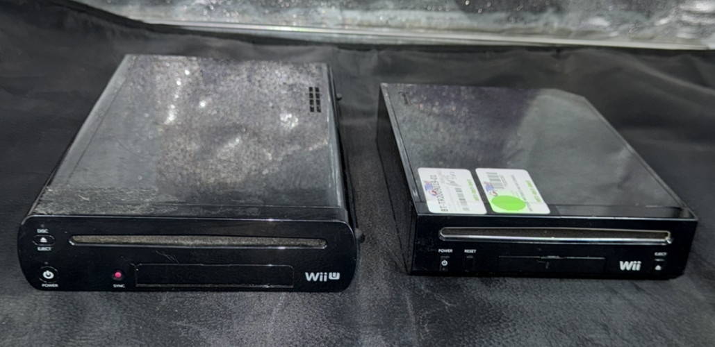 Nintendo Wii Console RVL-101 & Nintendo Wii U Console WUP-101(02) (PARTS/REPAIR)