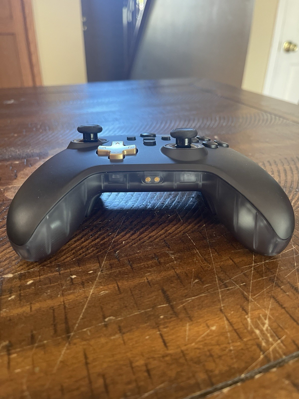 New EasySMX D05 Multi-Platform Gaming Controller With Charging Dock – Black