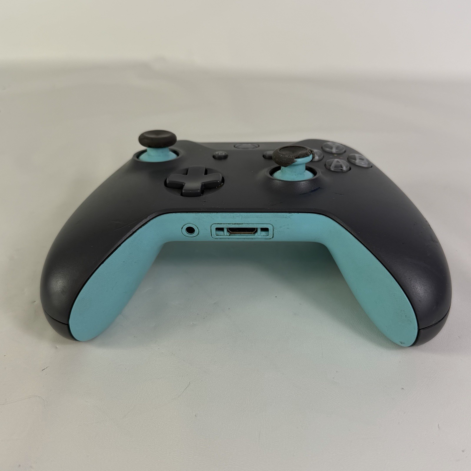 Microsoft Xbox One Wireless Controller Model 1708 Gray Light Blue