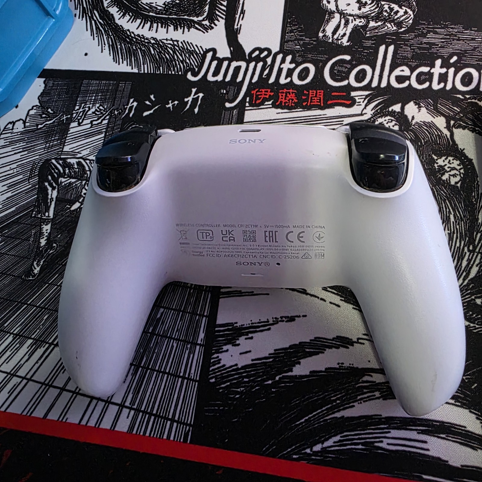 Sony DualSense Wireless Controller PS5 White/Black CFI-ZCT1W With Stick Drift