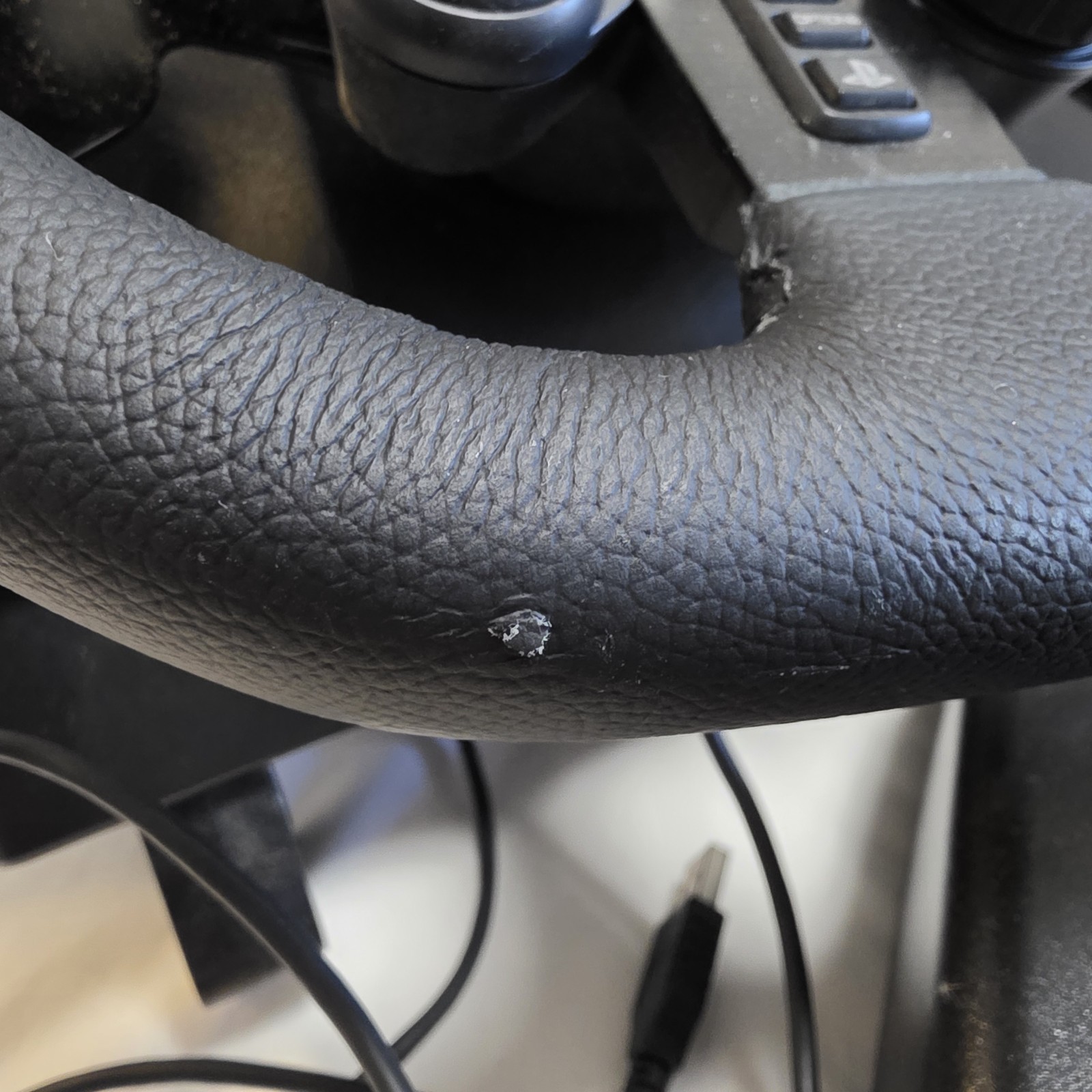 Logitech G923 Racing Wheel and Pedals Playstation 4 & PC