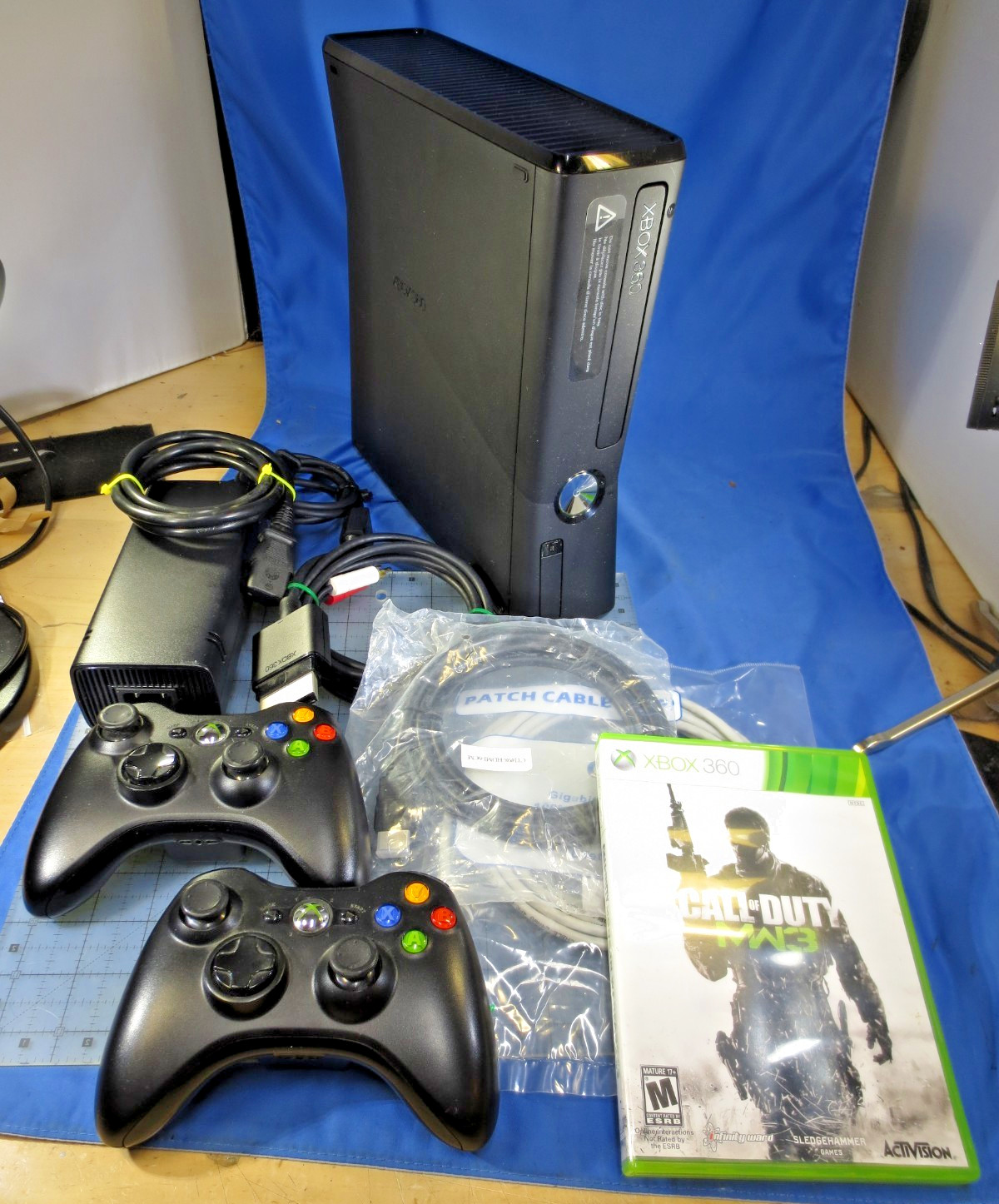 Microsoft XBOX 360 SLIM Black Video Game Console System Bundle Set Kit Xbox 360S