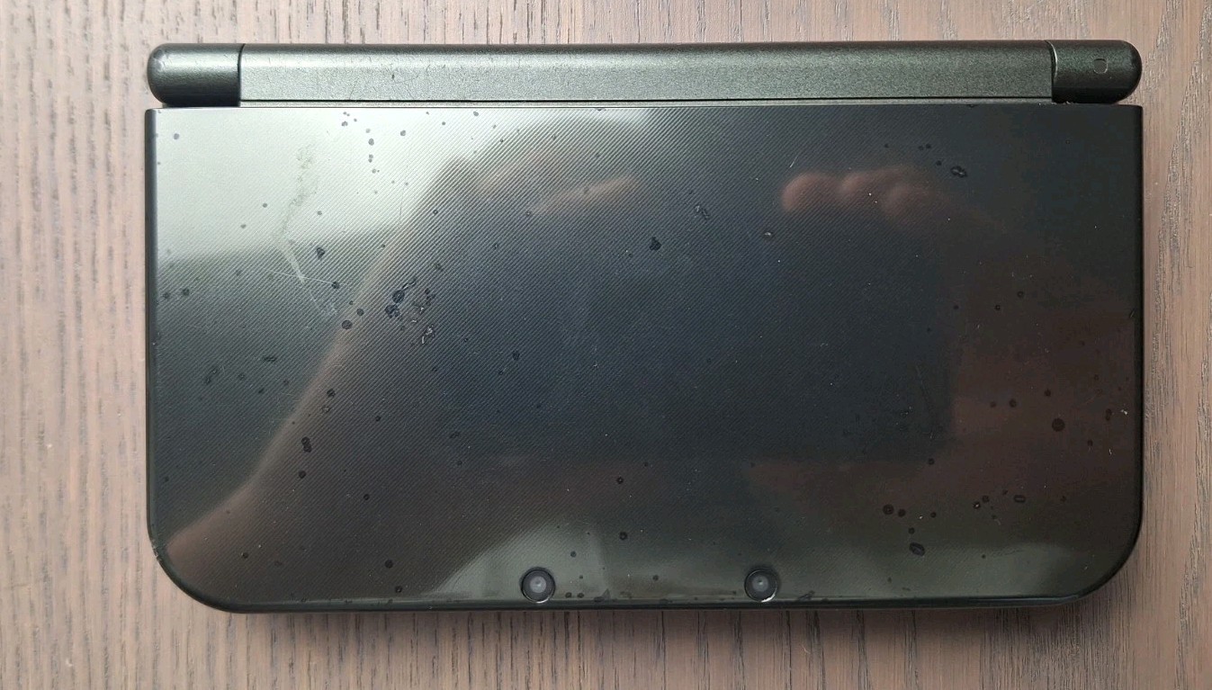 New Nintendo 3DS XL Metallic Black | Charger 32GB SD Card | REGION FREE