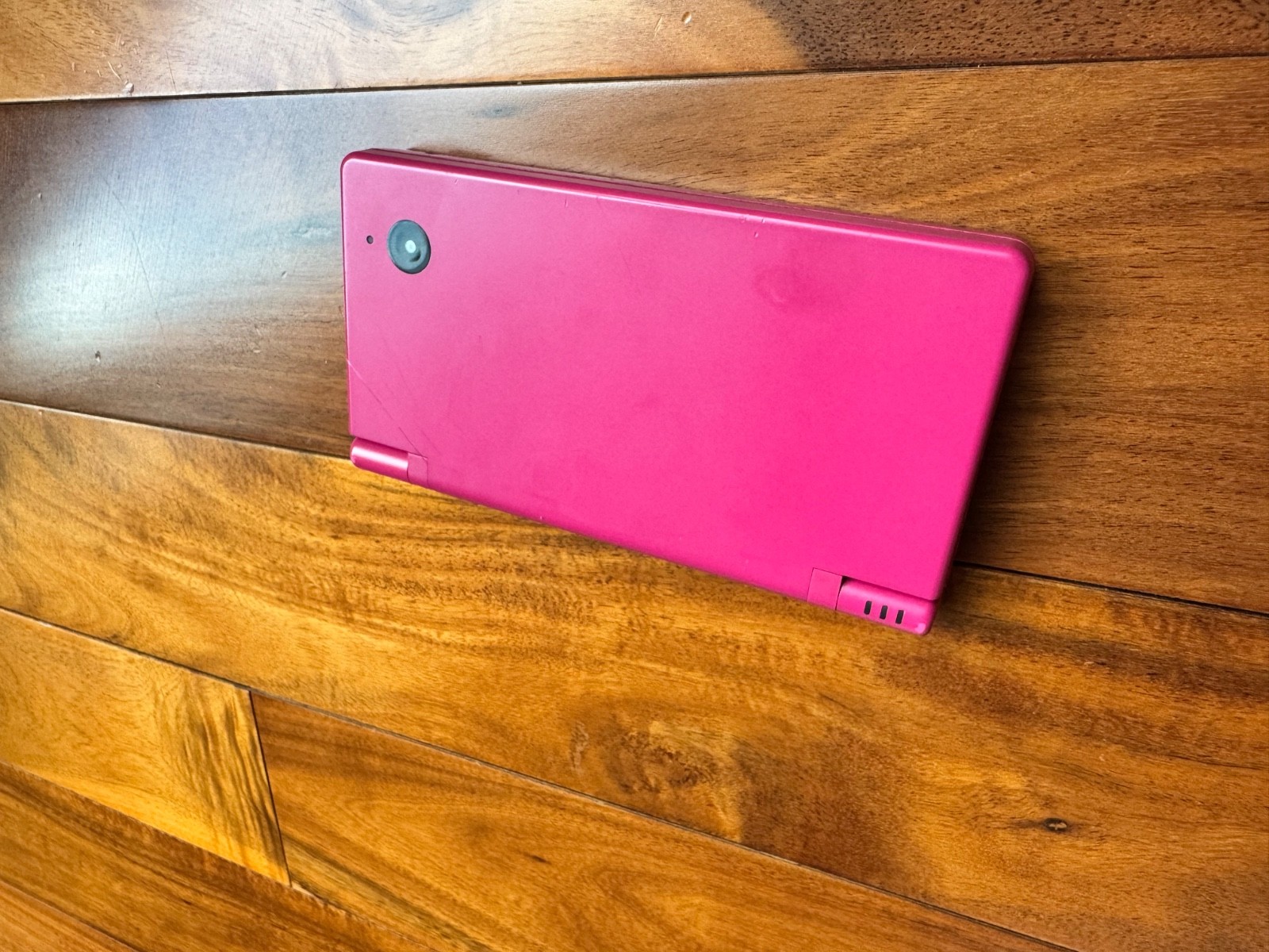 nintendo dsi pink with stylus and charger