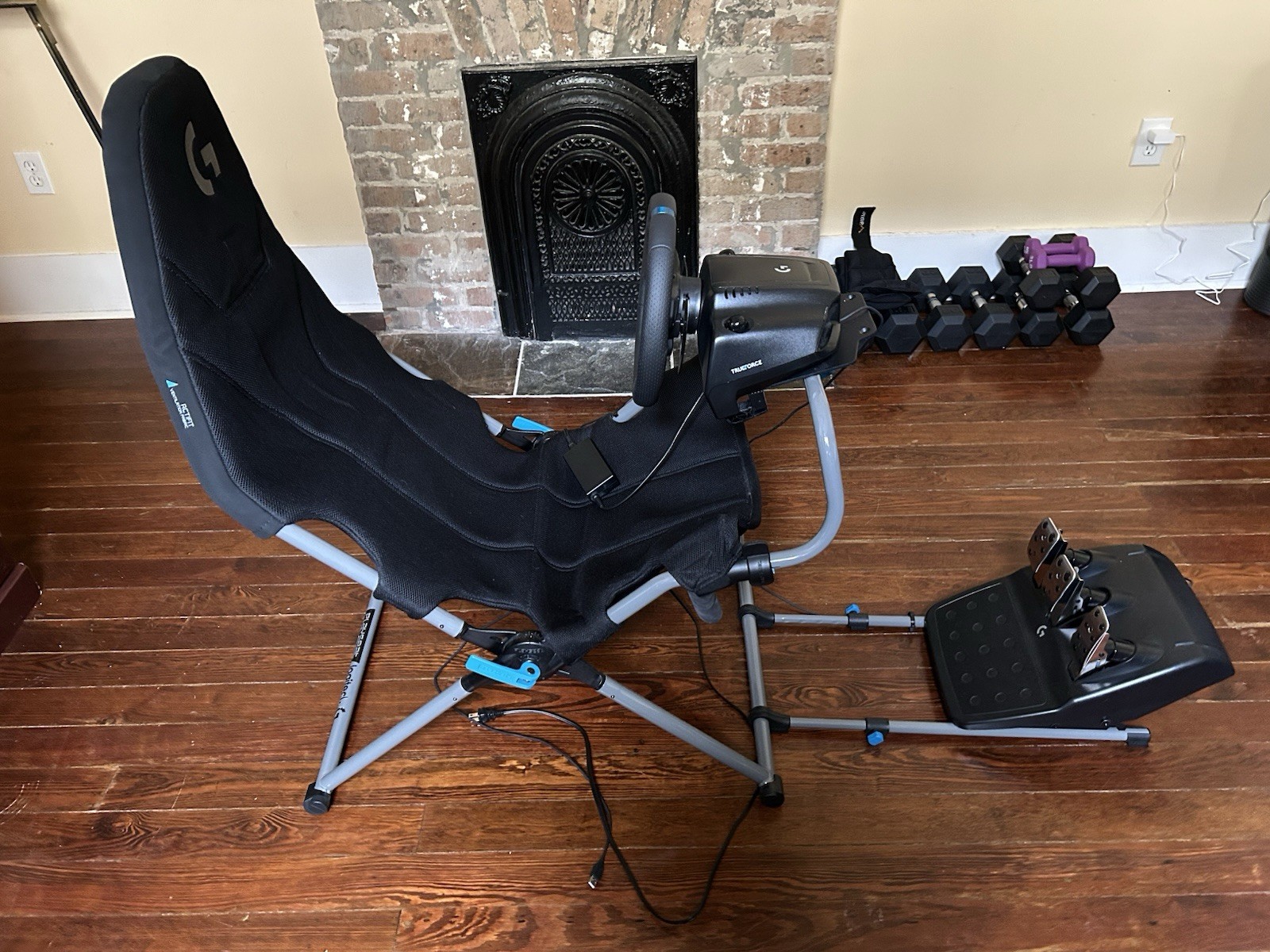 Logitech G923 TRUEFORCE PS5 PS4 PC Wheel & Pedals +Playseat ChallengeX LogitechG